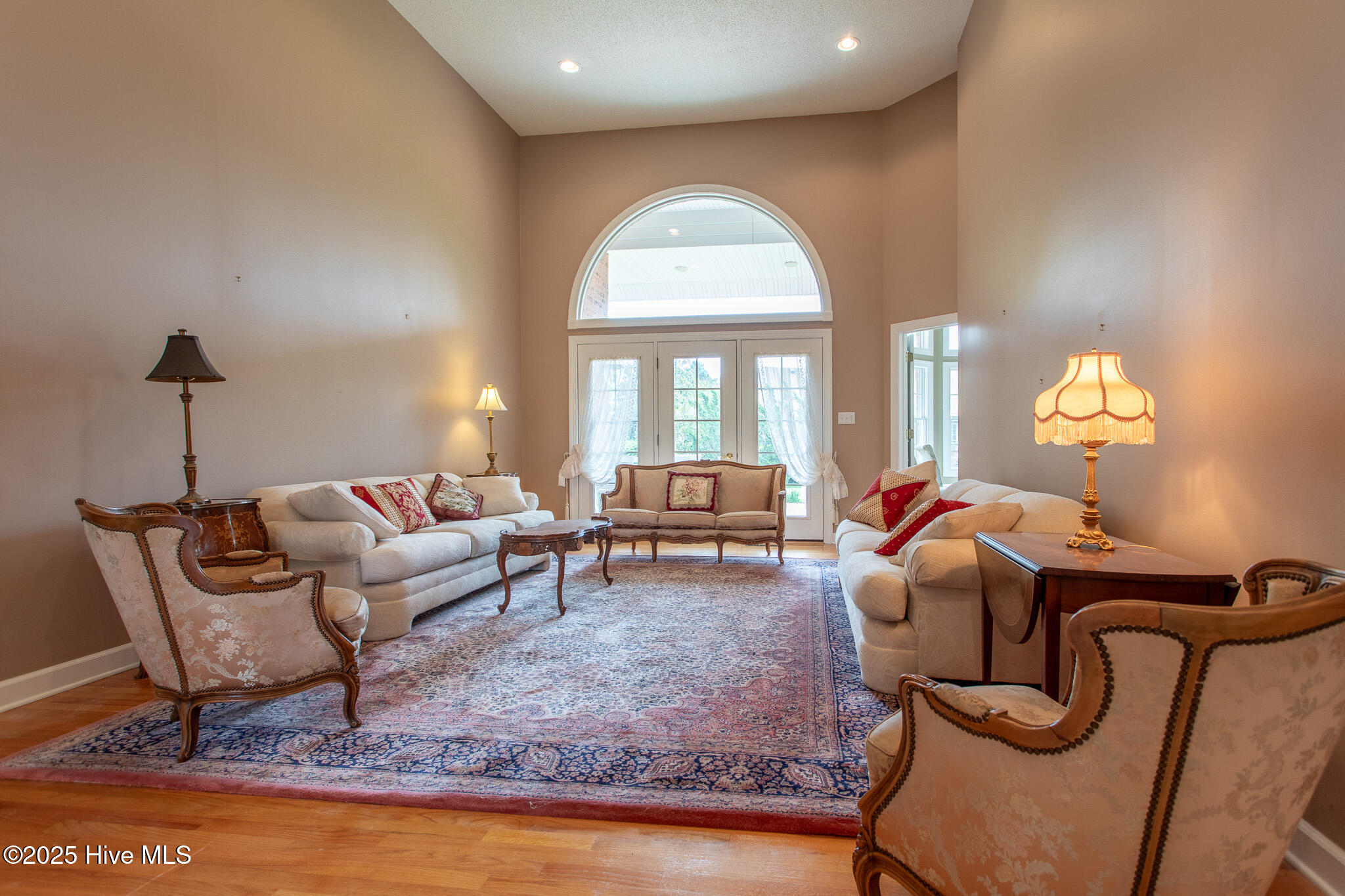 103 Cooper Circle Property Photo 4