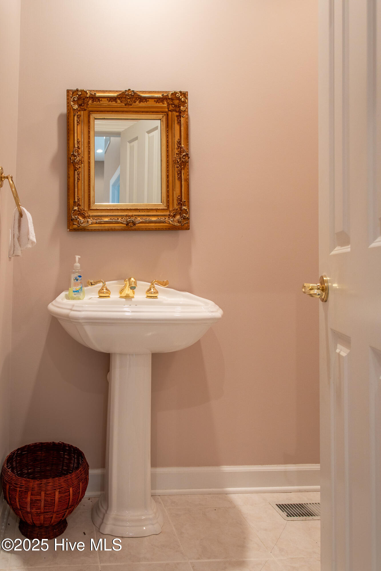 103 Cooper Circle Property Photo 10