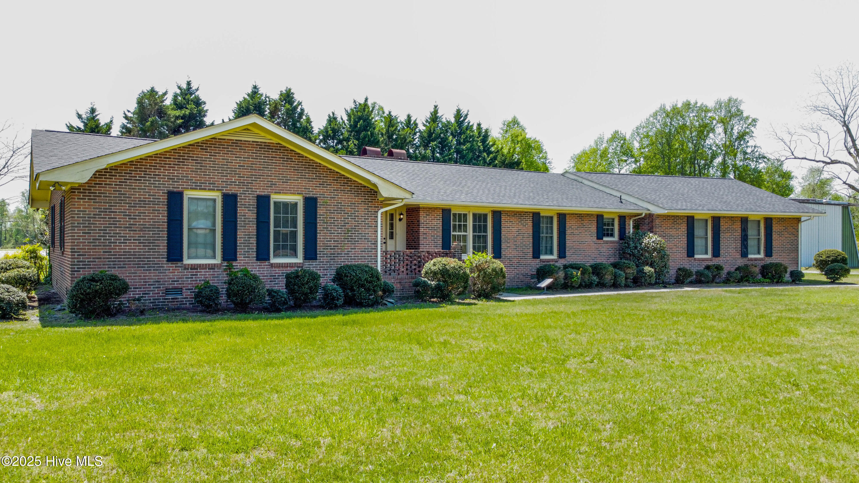 300 Jordan Loop Road Property Photo