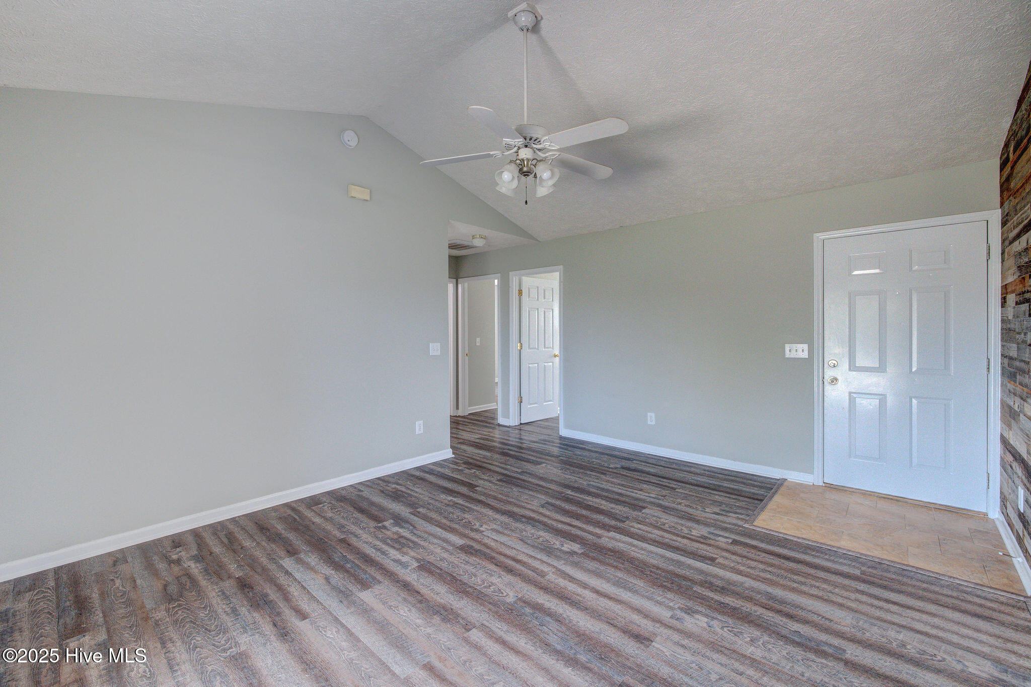 2715 Ashby Drive Property Photo 7