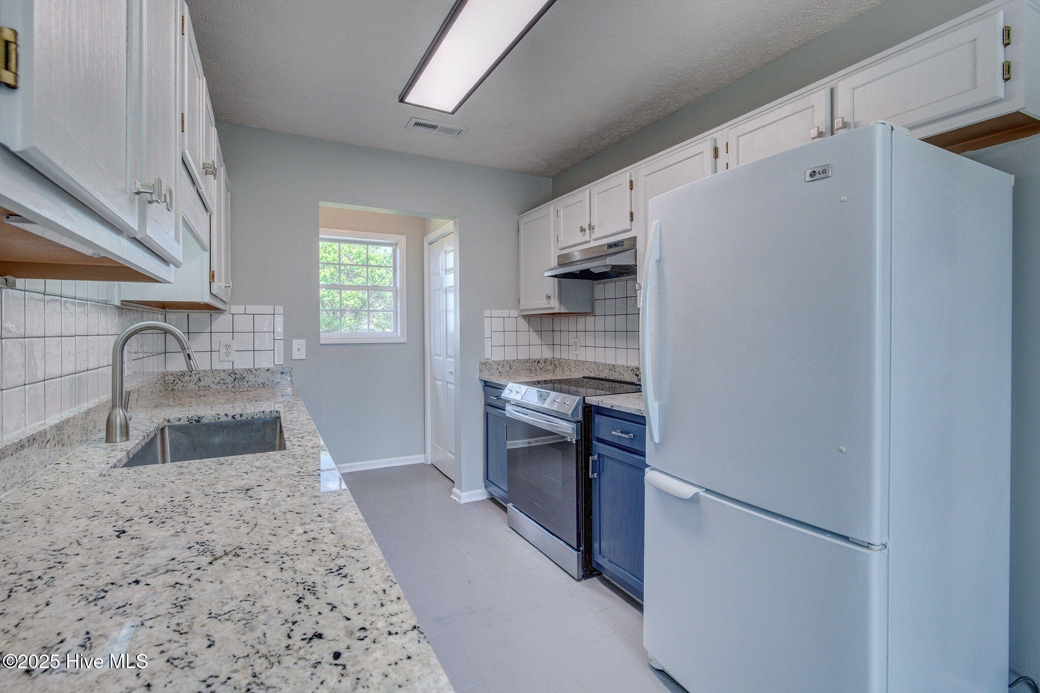 2715 Ashby Drive Property Photo 12