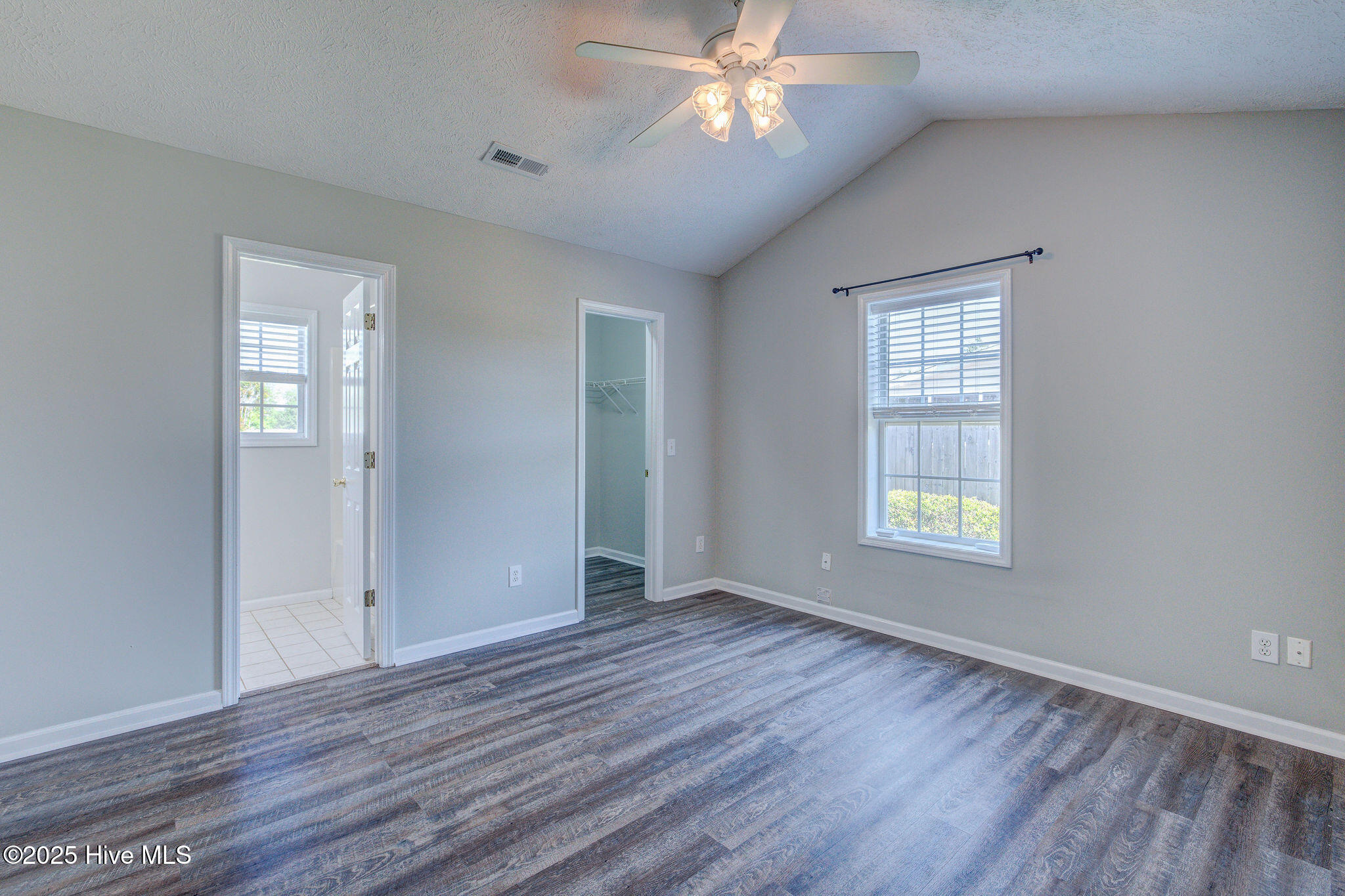 2715 Ashby Drive Property Photo 14