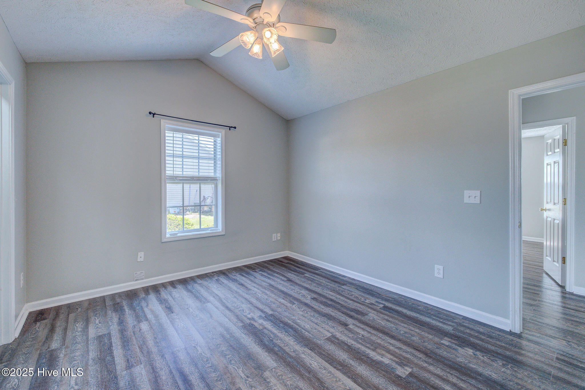 2715 Ashby Drive Property Photo 17
