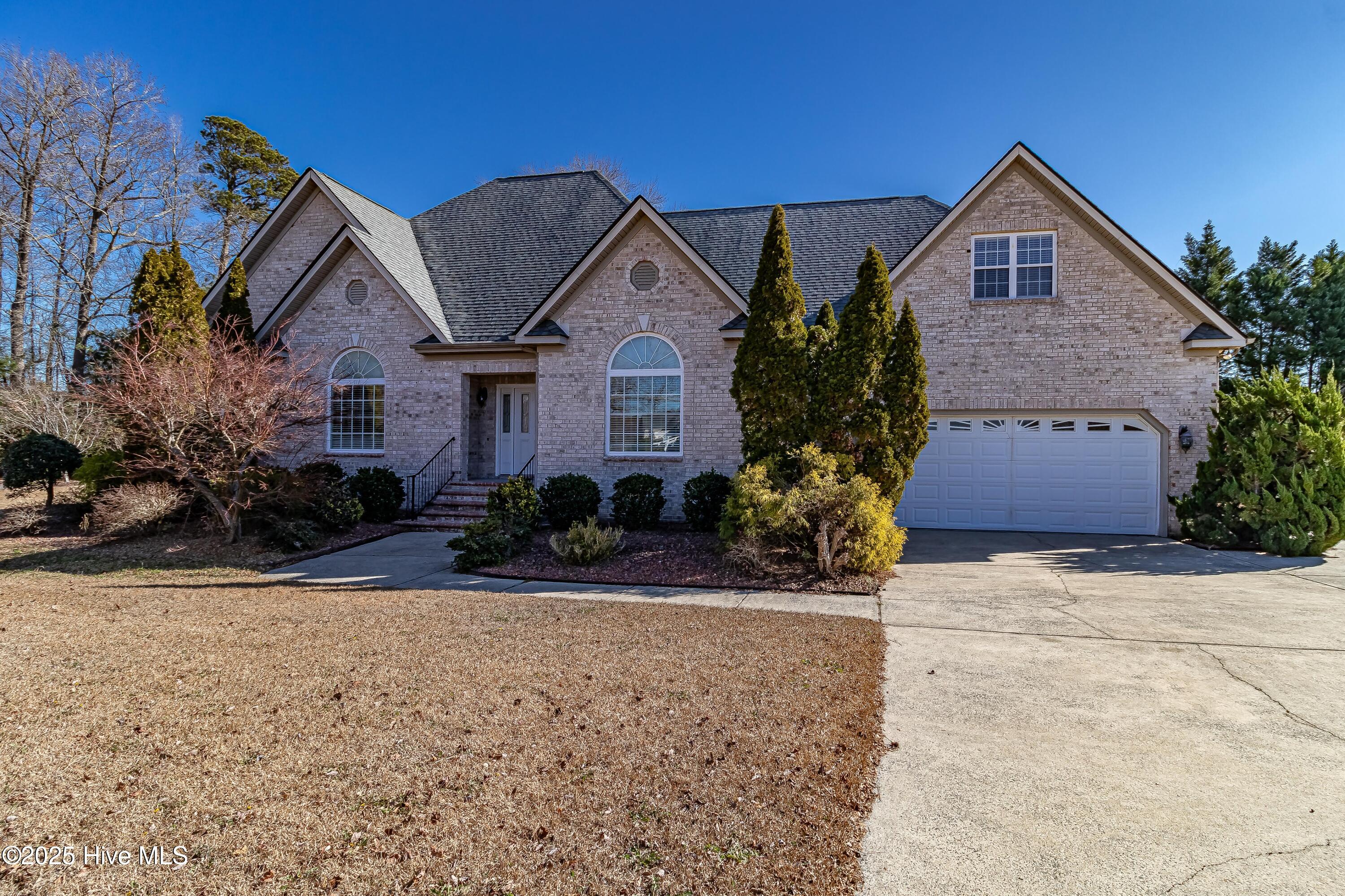 901 Coach House Circle Property Photo 1