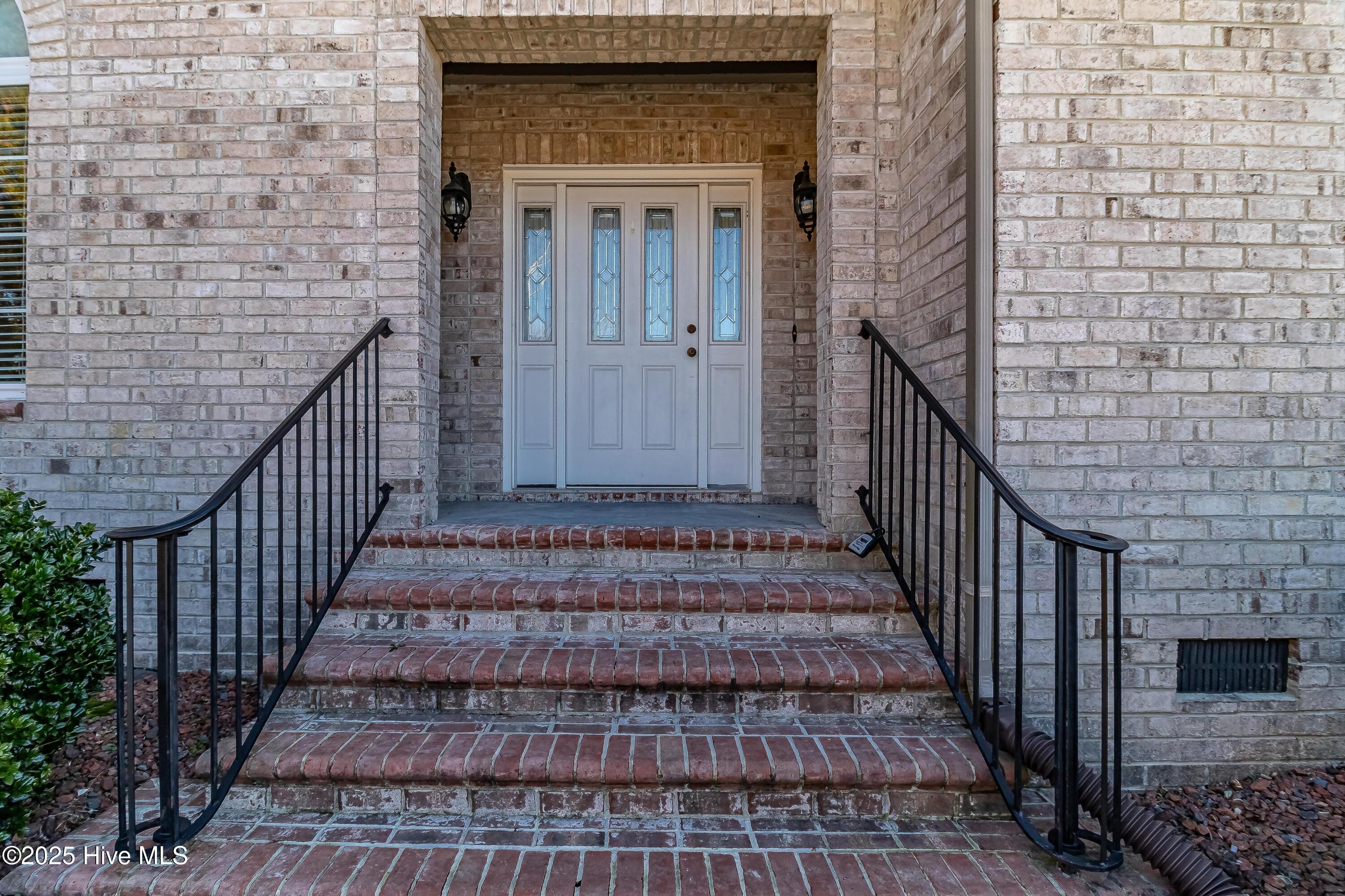 901 Coach House Circle Property Photo 3