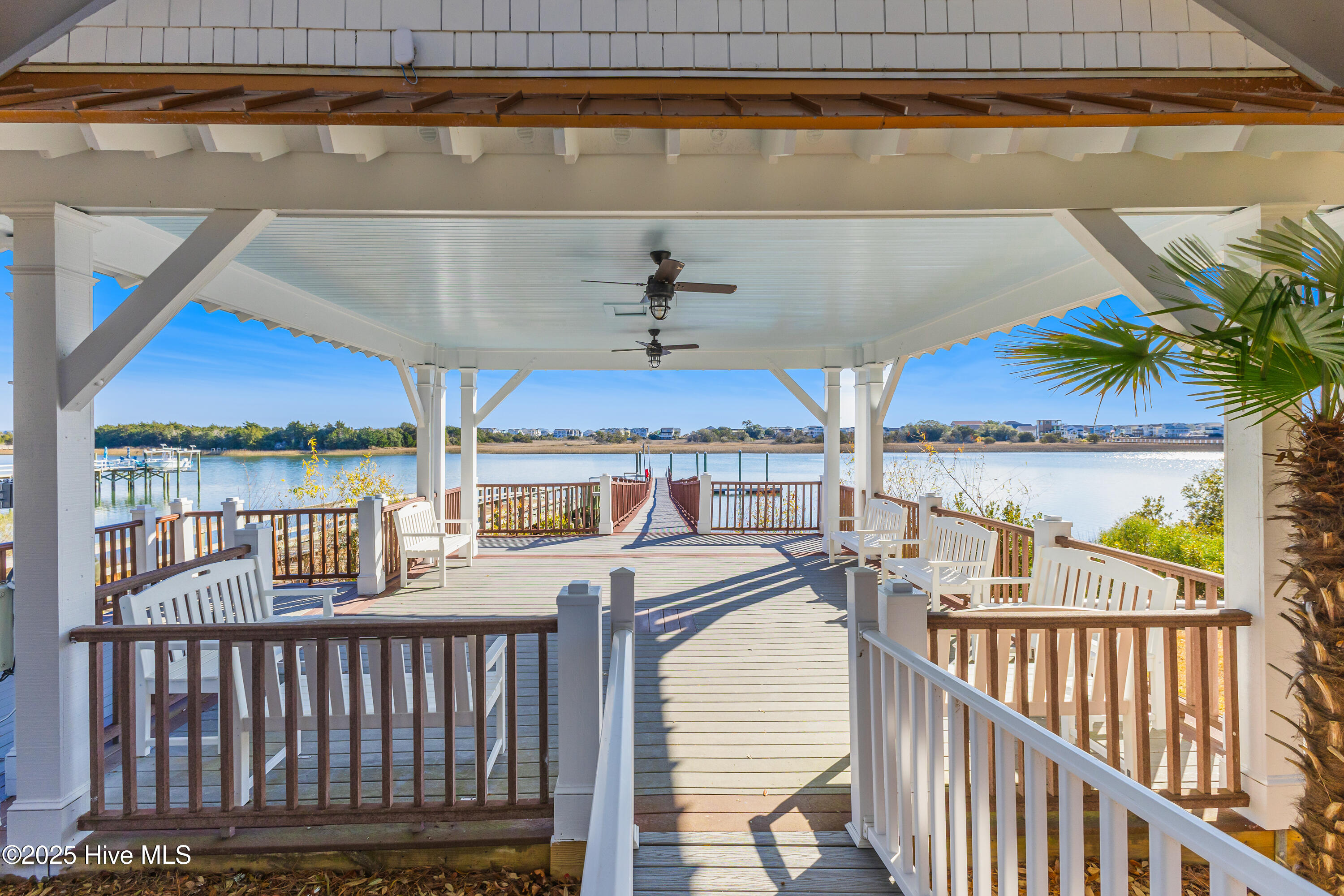 1911 Redfish Run Property Photo 15