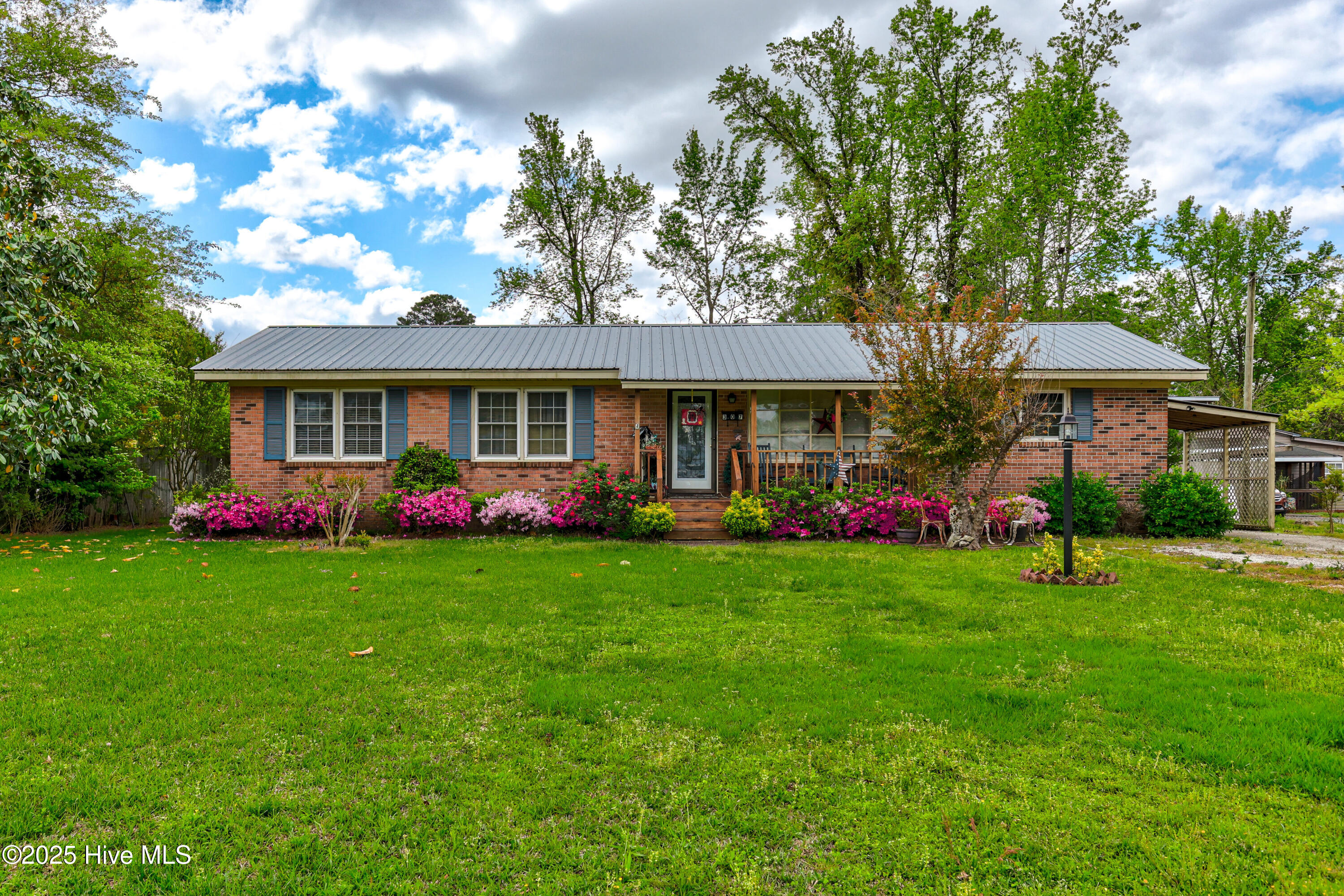 307 W Westbrook Street Property Photo