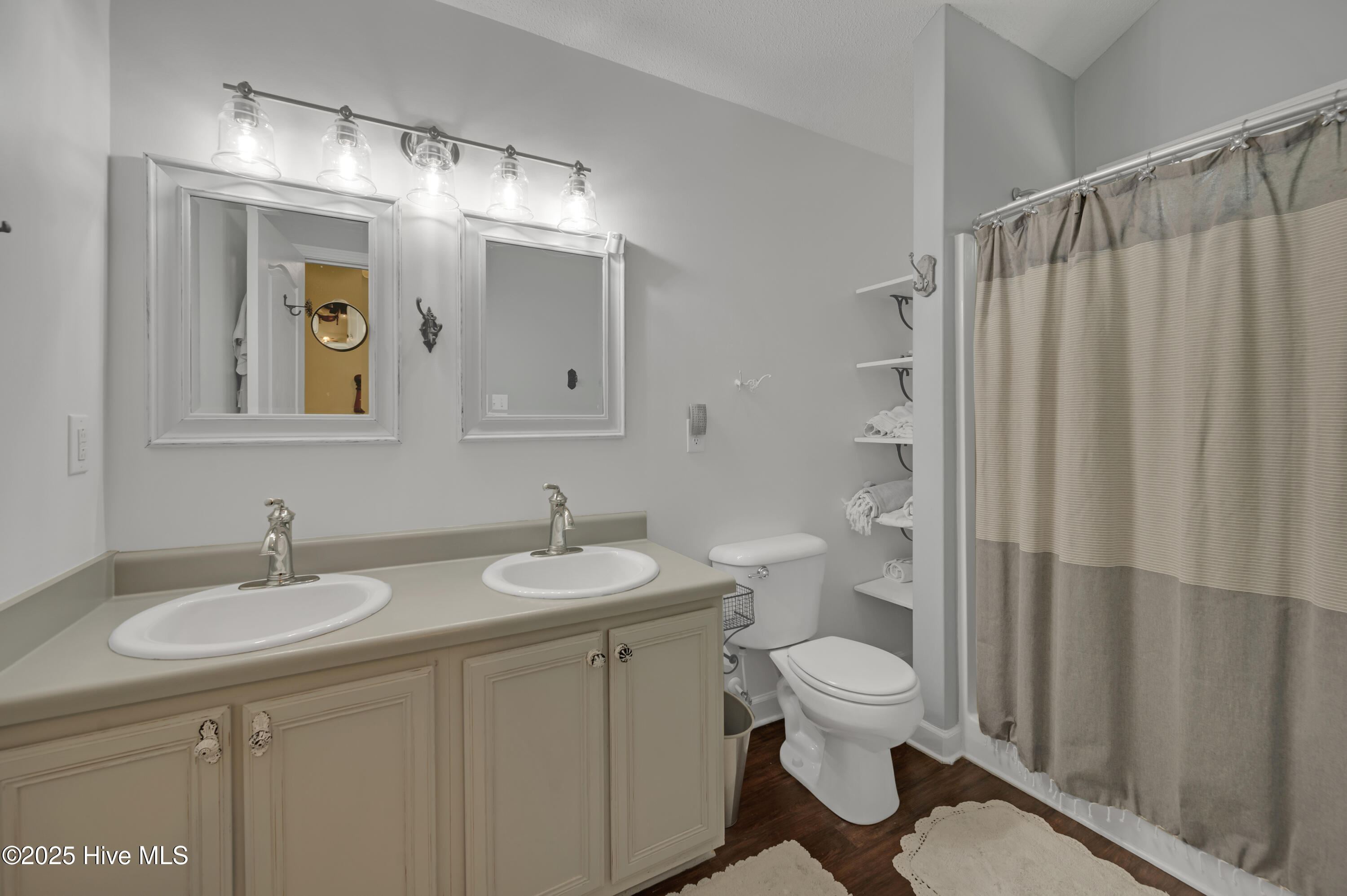 3443 Belmont Boulevard Property Photo 36