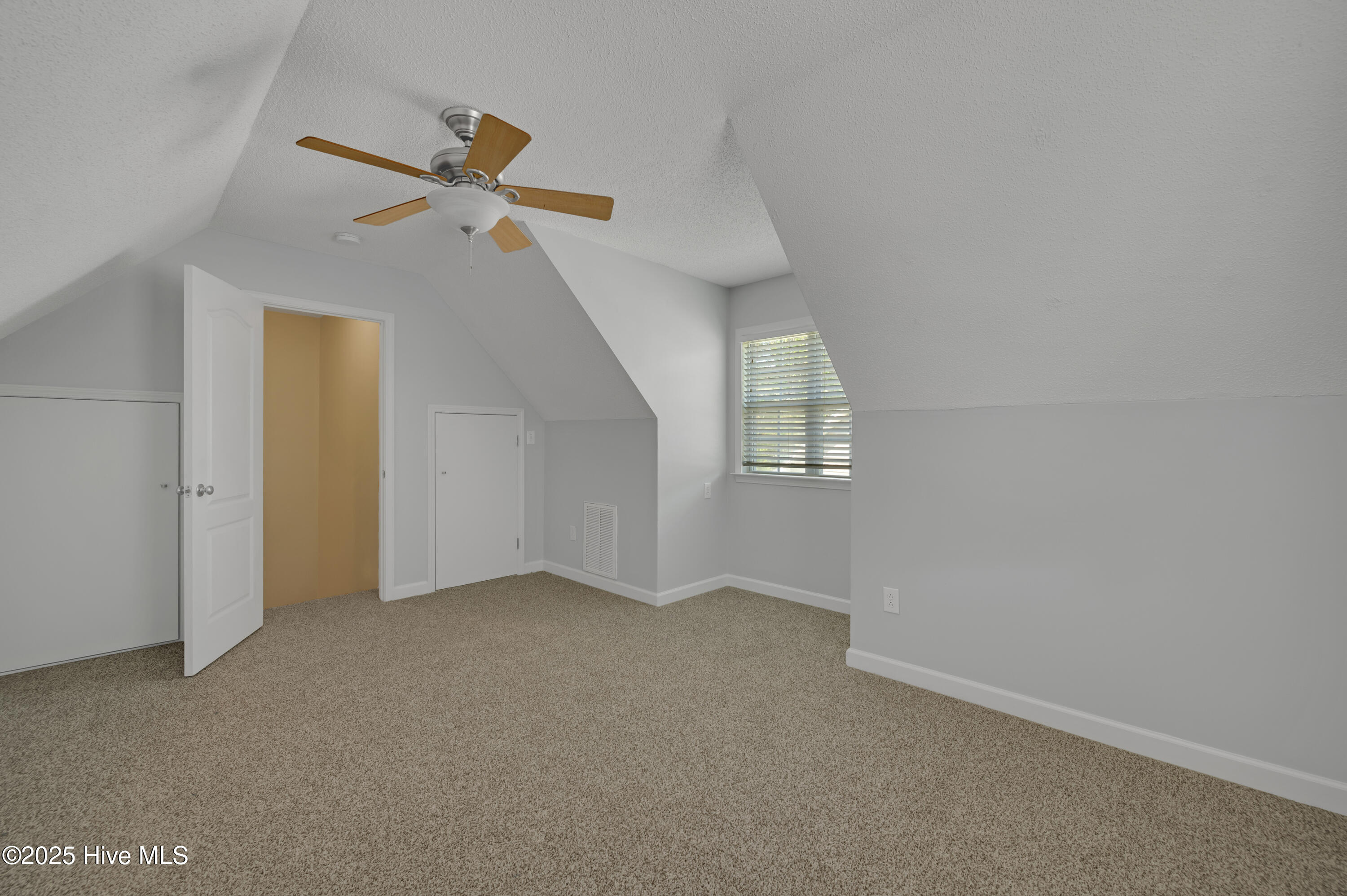 3443 Belmont Boulevard Property Photo 38