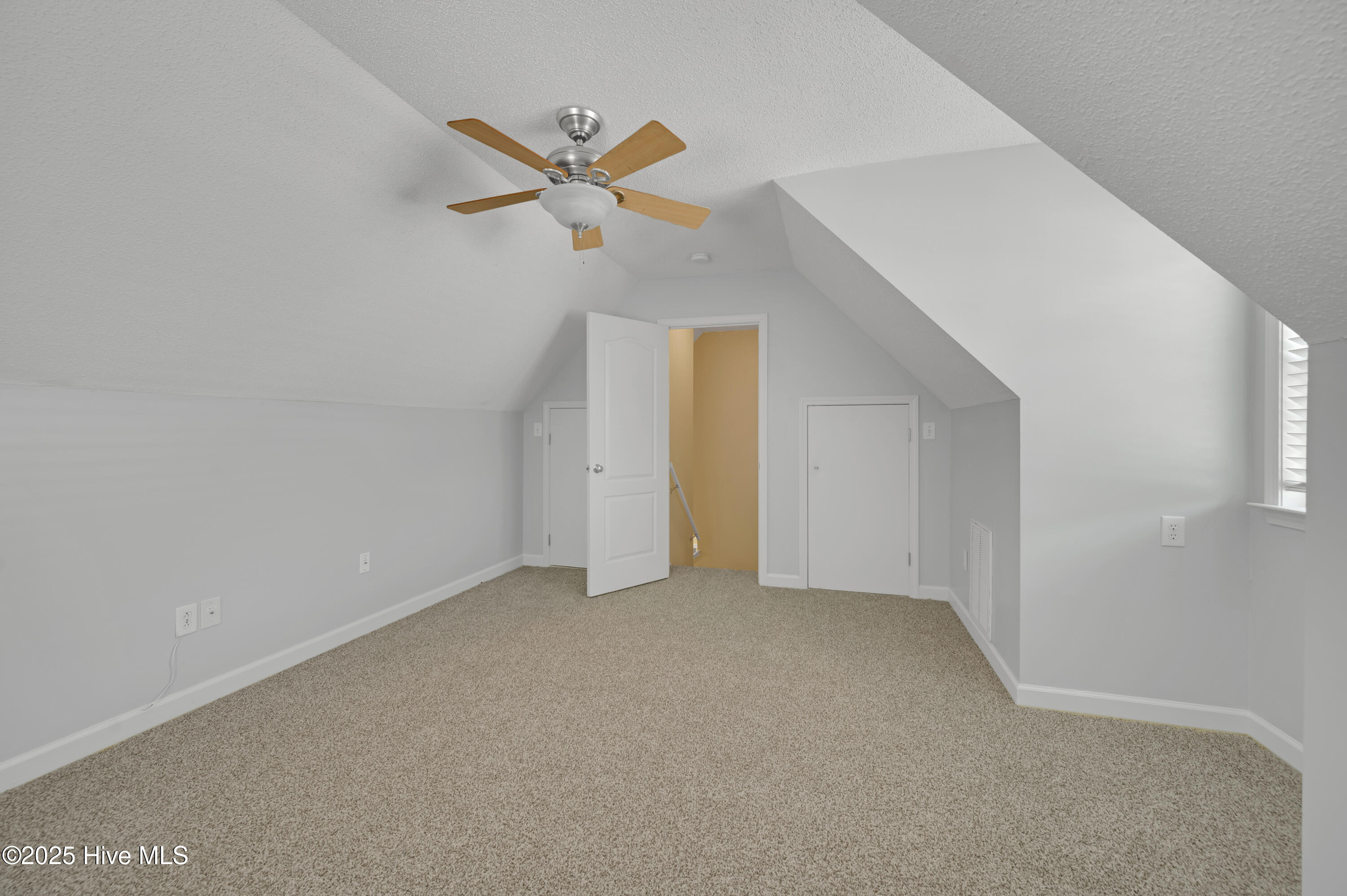 3443 Belmont Boulevard Property Photo 39