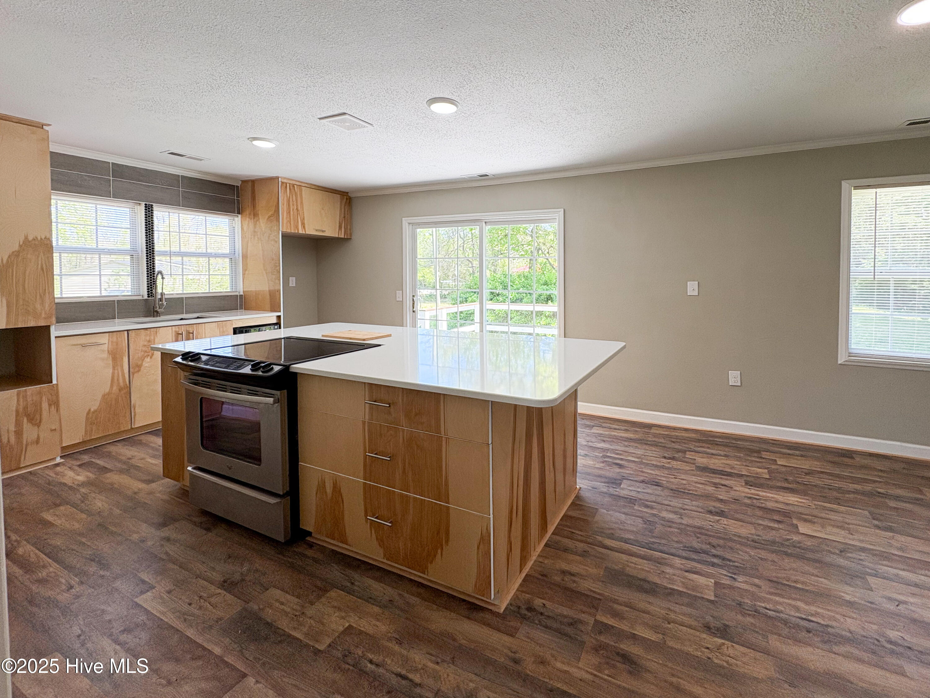 6835 Highway 17 Property Photo 9