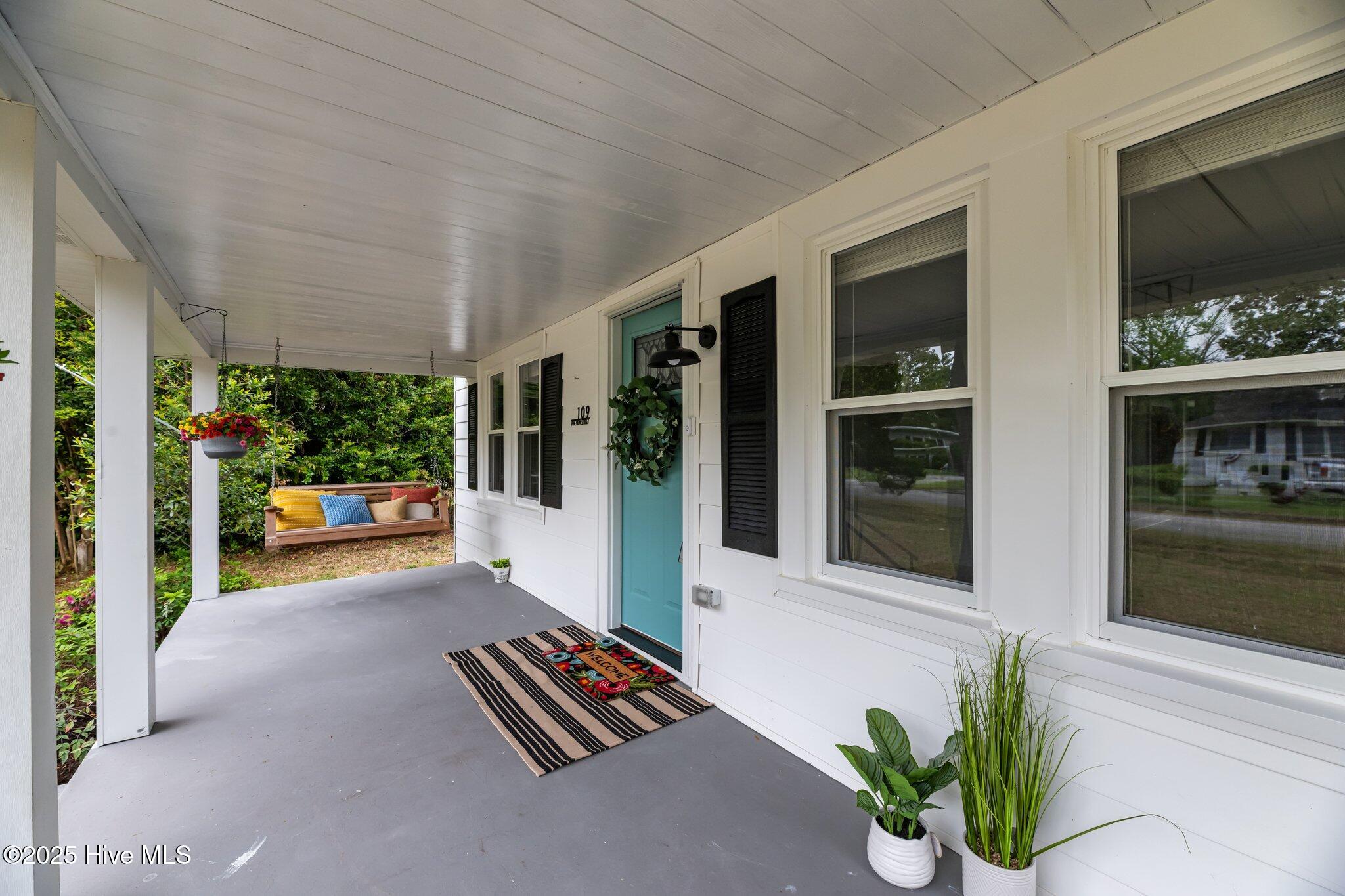 109 Pineview Street Property Photo 3