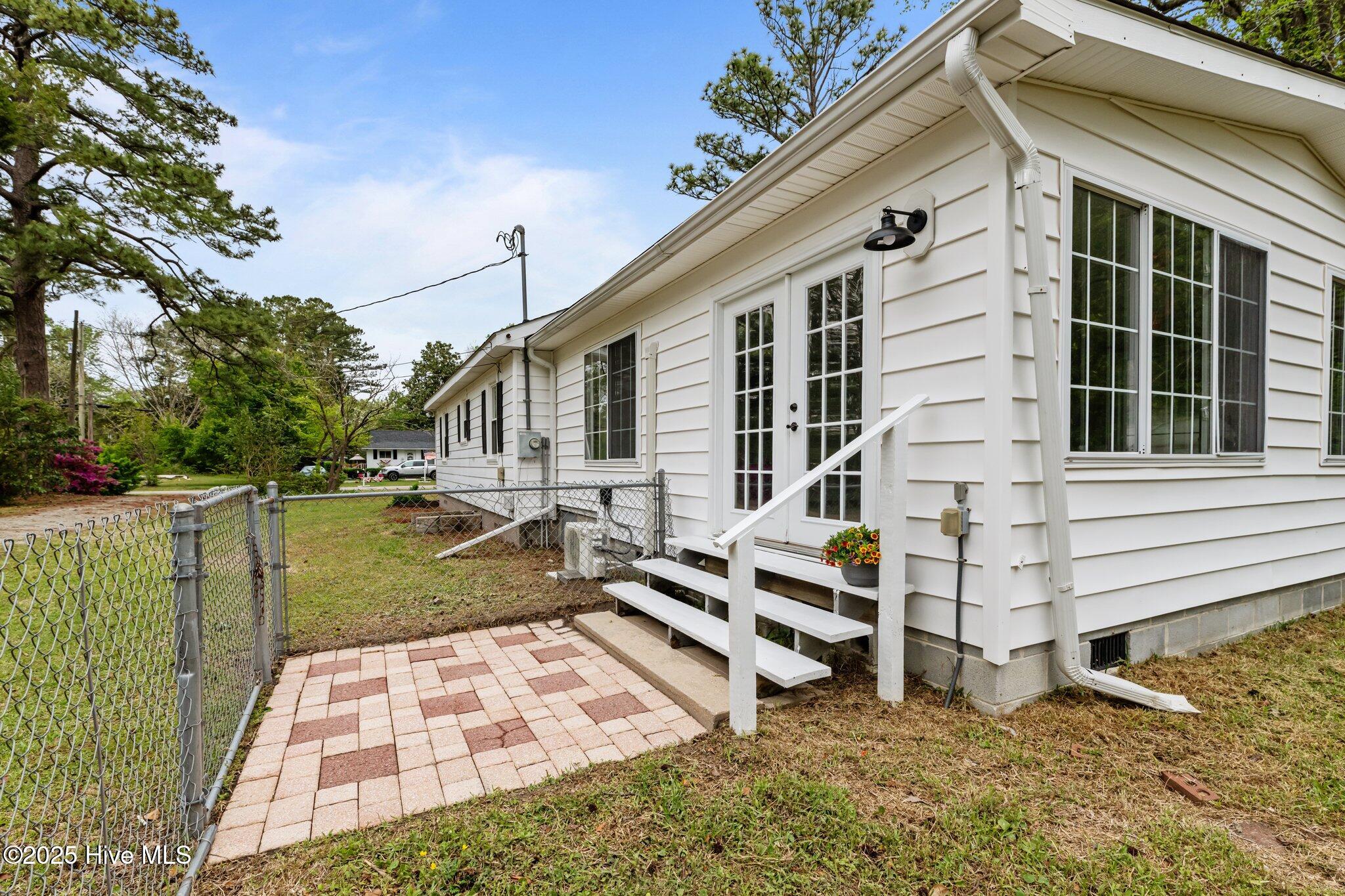 109 Pineview Street Property Photo 33