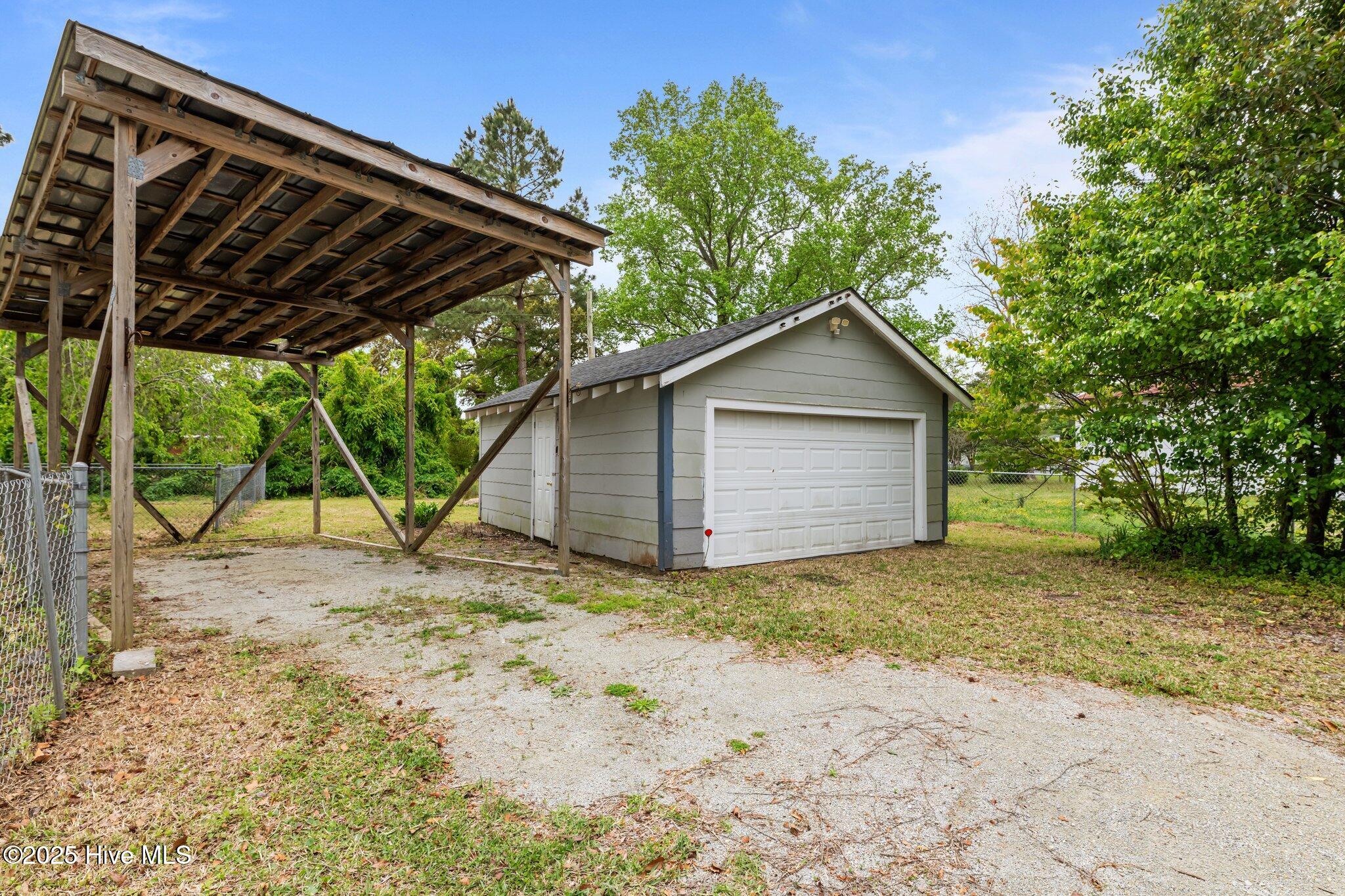 109 Pineview Street Property Photo 34