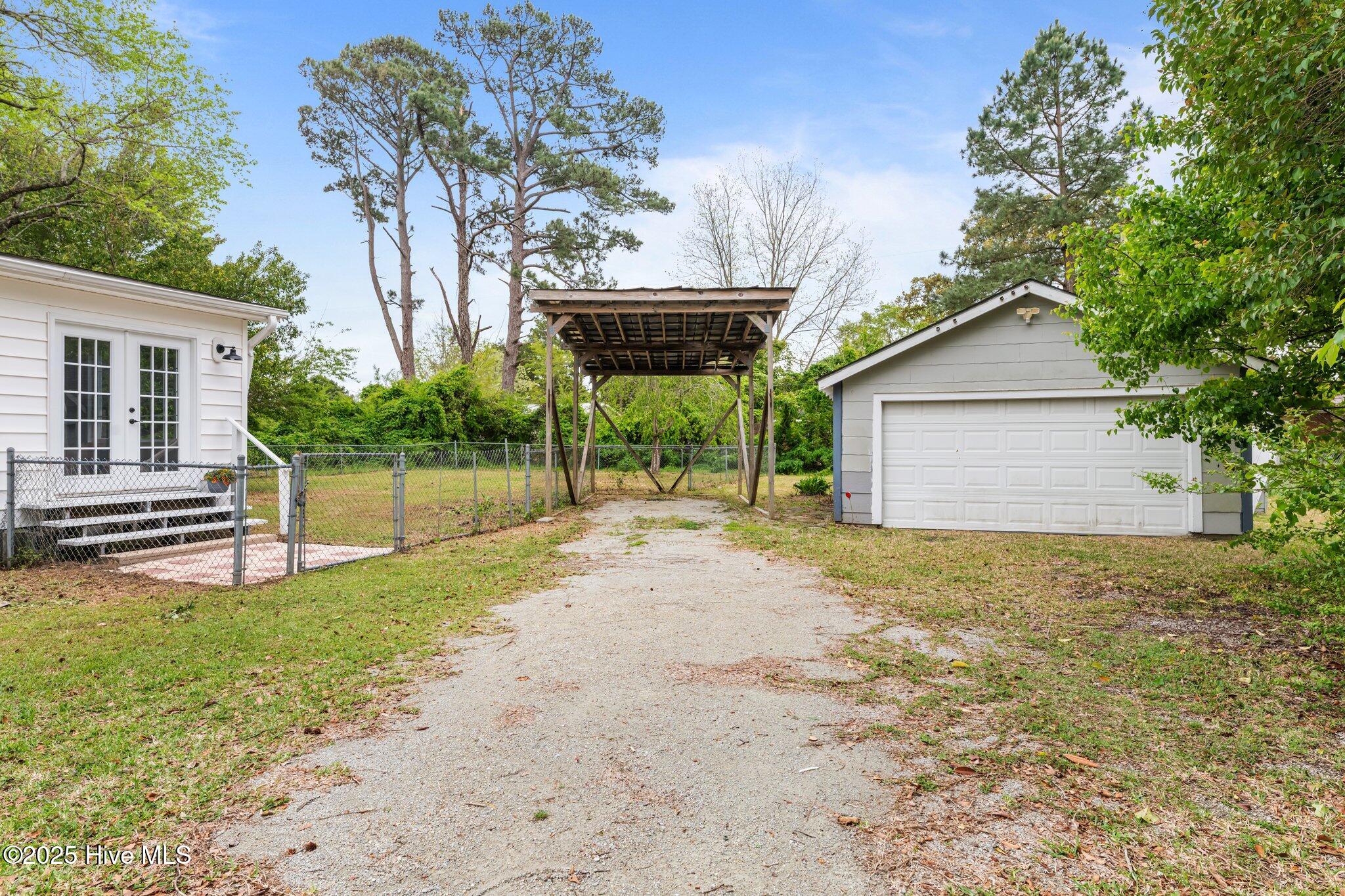 109 Pineview Street Property Photo 38