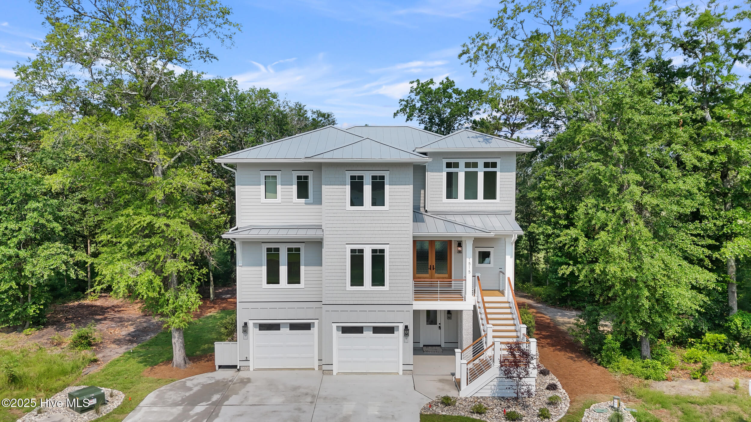 1515 Riverview Terrace Property Photo 1