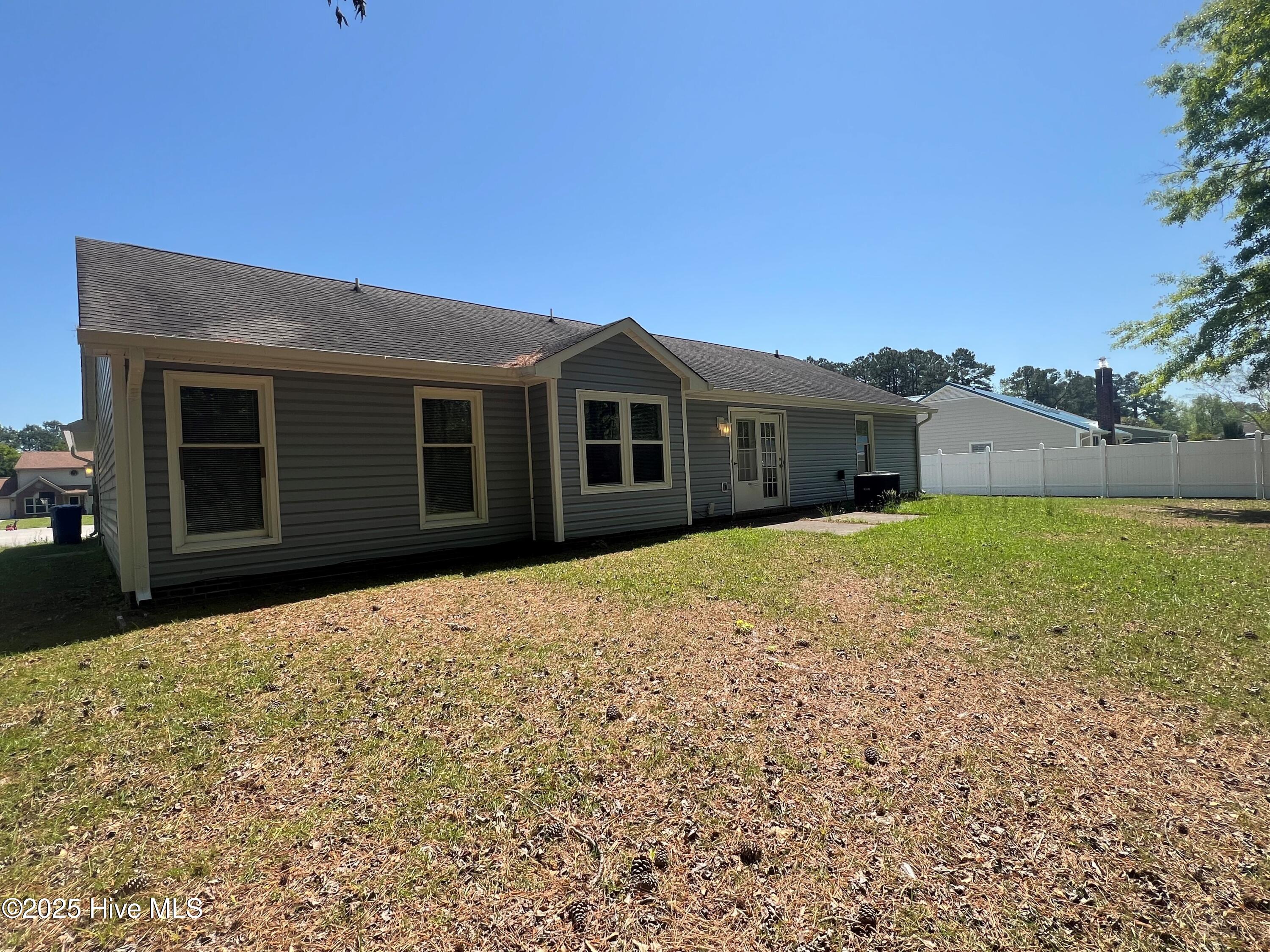 207 Sands Court Property Photo 14