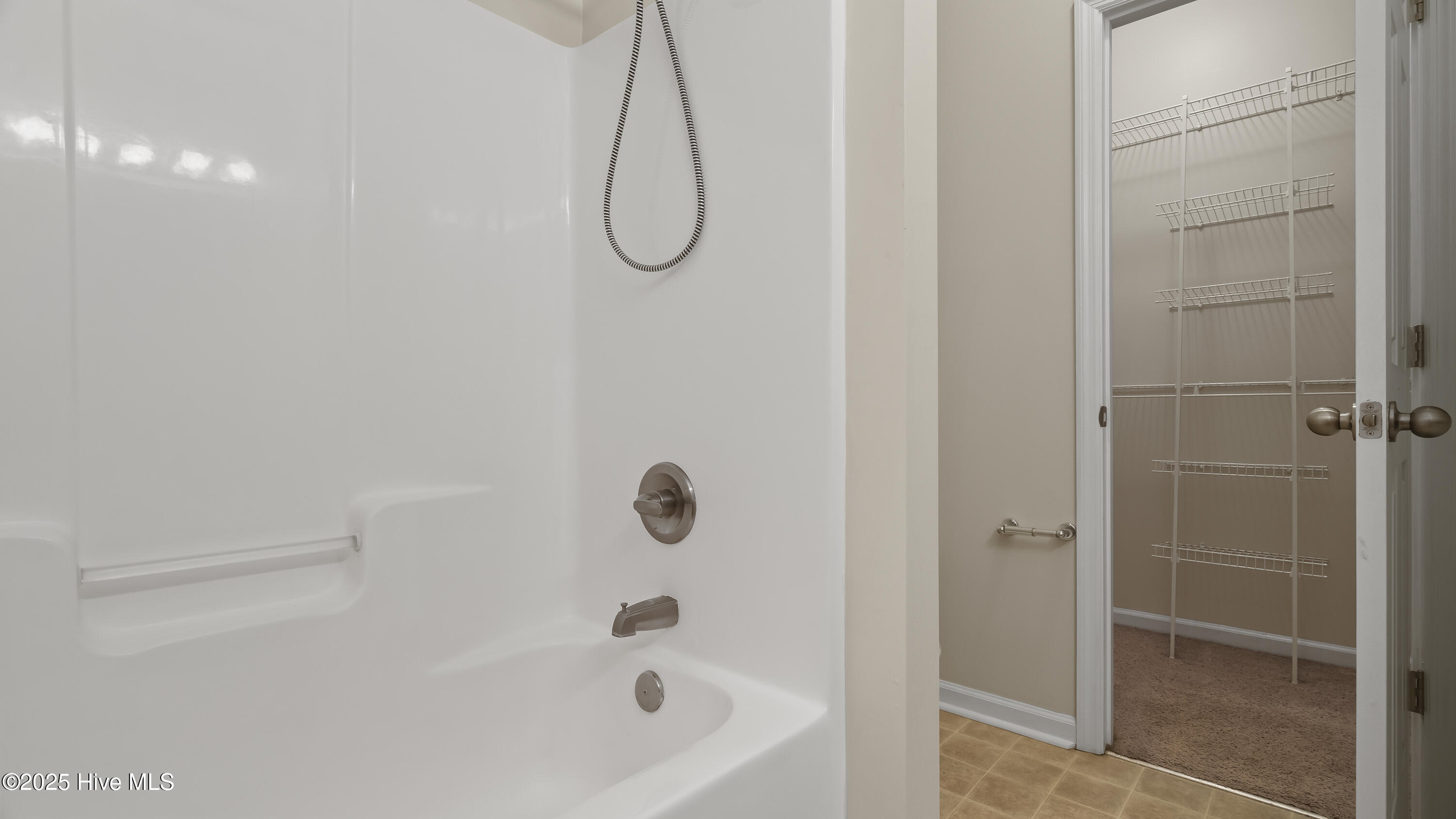 213 Glenhaven Lane Property Photo 25