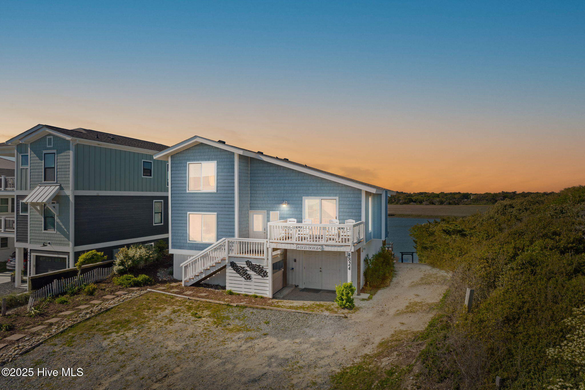 4824 W Beach Drive Property Photo 2