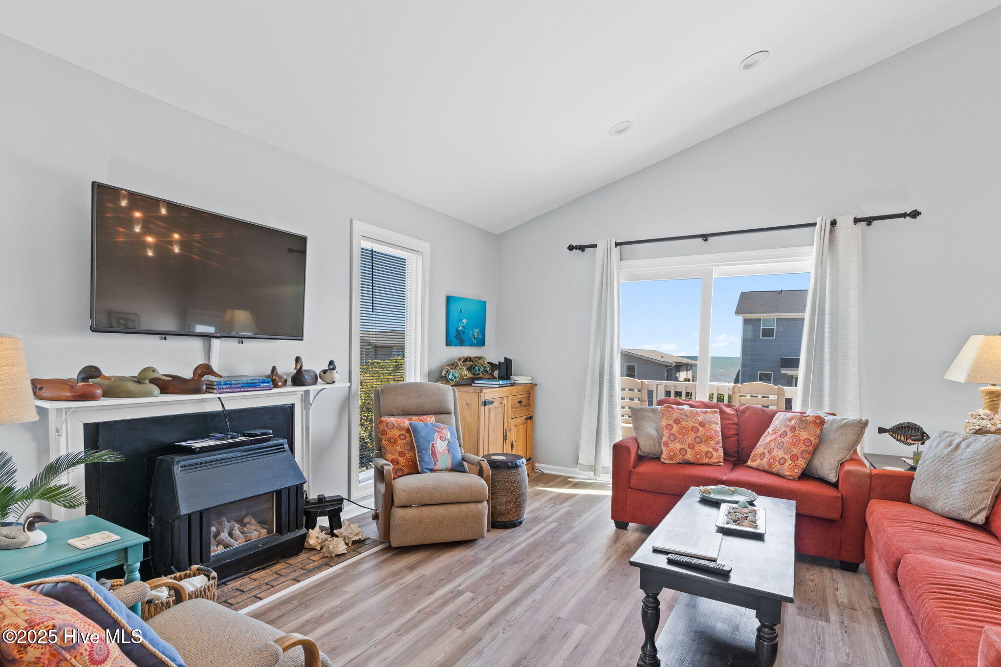 4824 W Beach Drive Property Photo 6