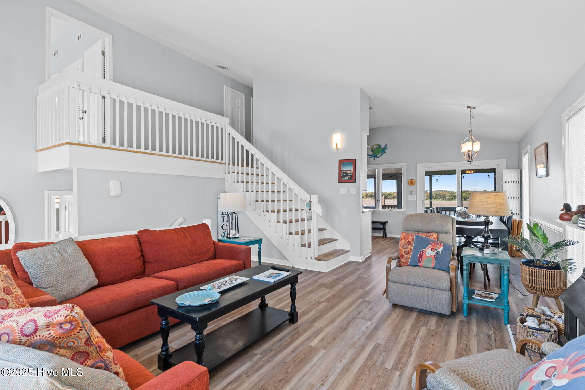 4824 W Beach Drive Property Photo 8