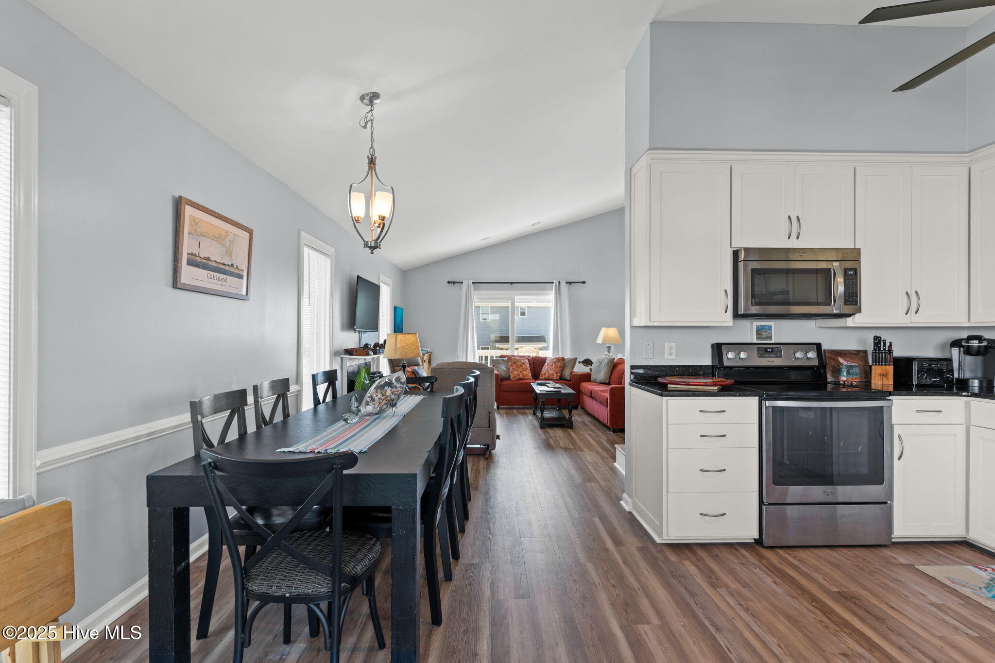 4824 W Beach Drive Property Photo 13