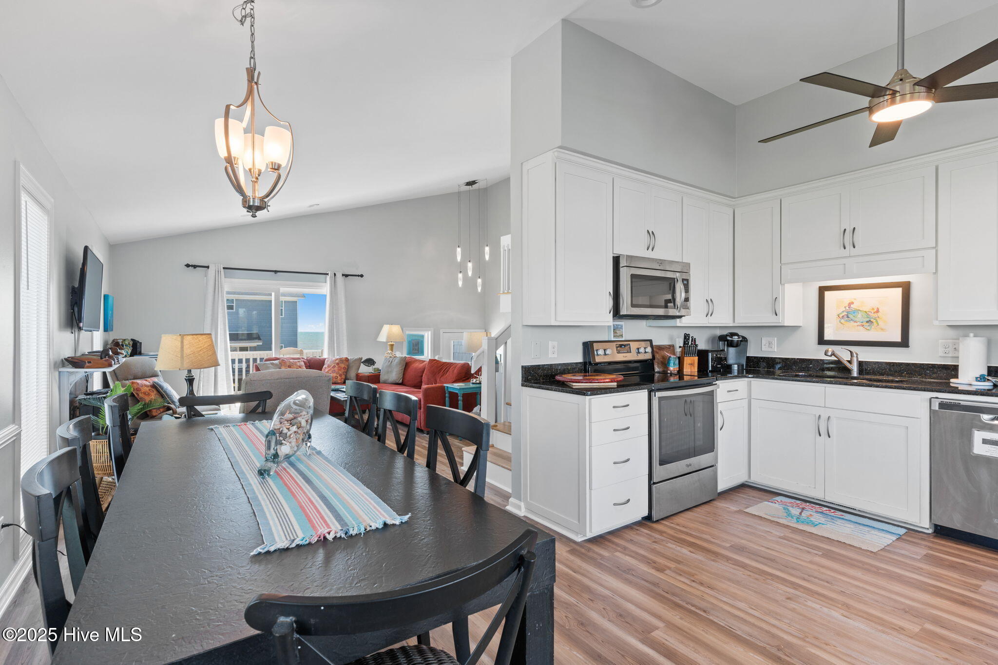4824 W Beach Drive Property Photo 14