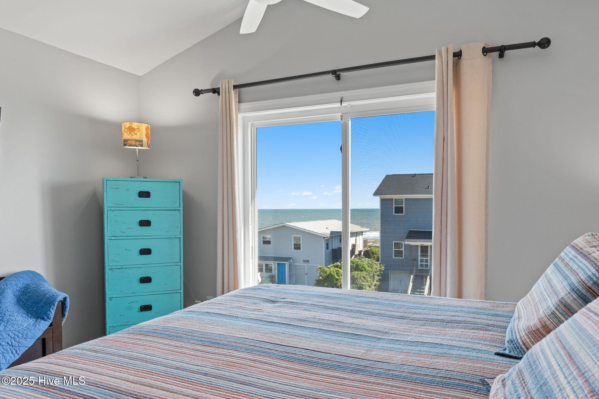 4824 W Beach Drive Property Photo 16