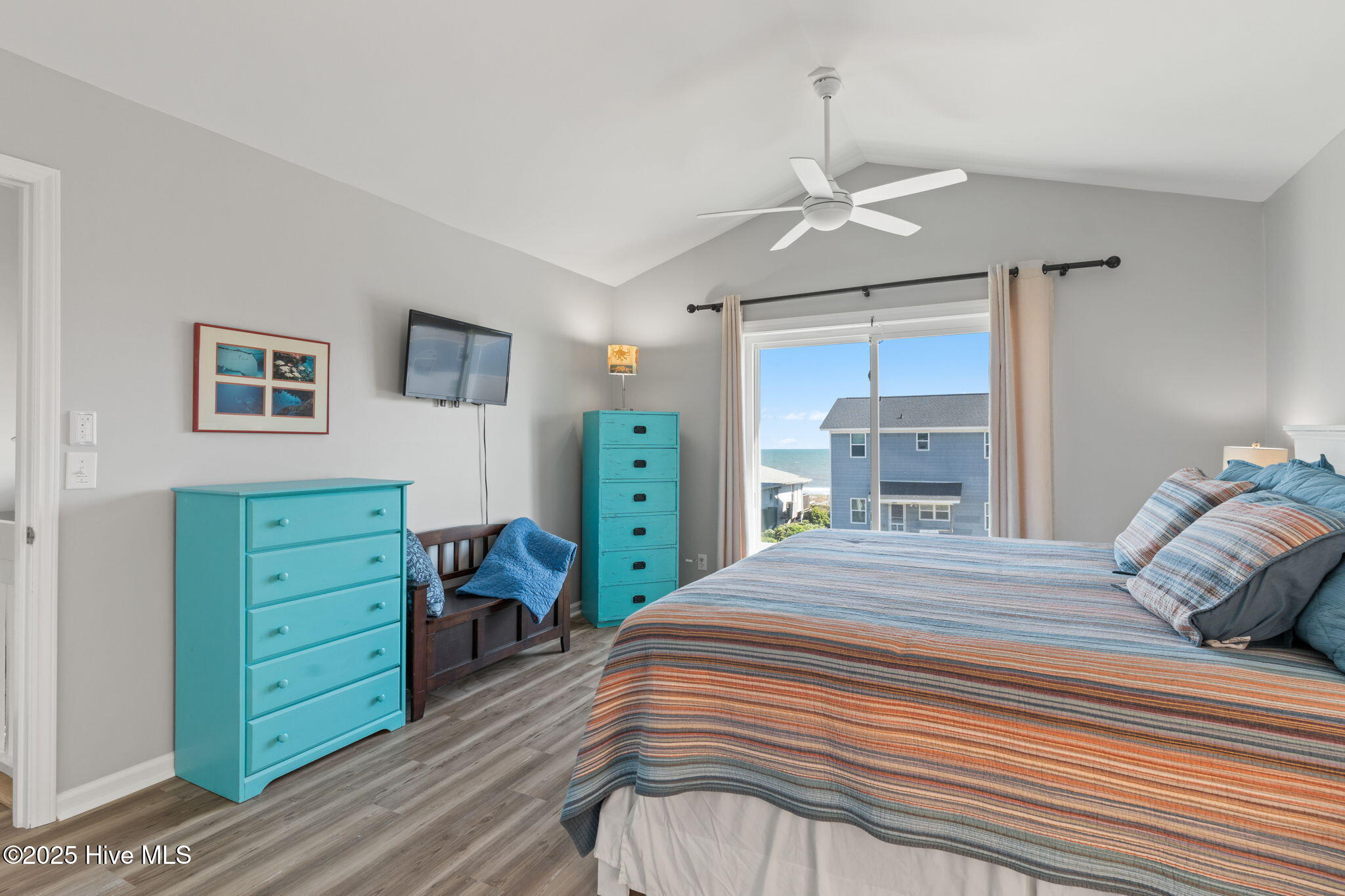 4824 W Beach Drive Property Photo 18