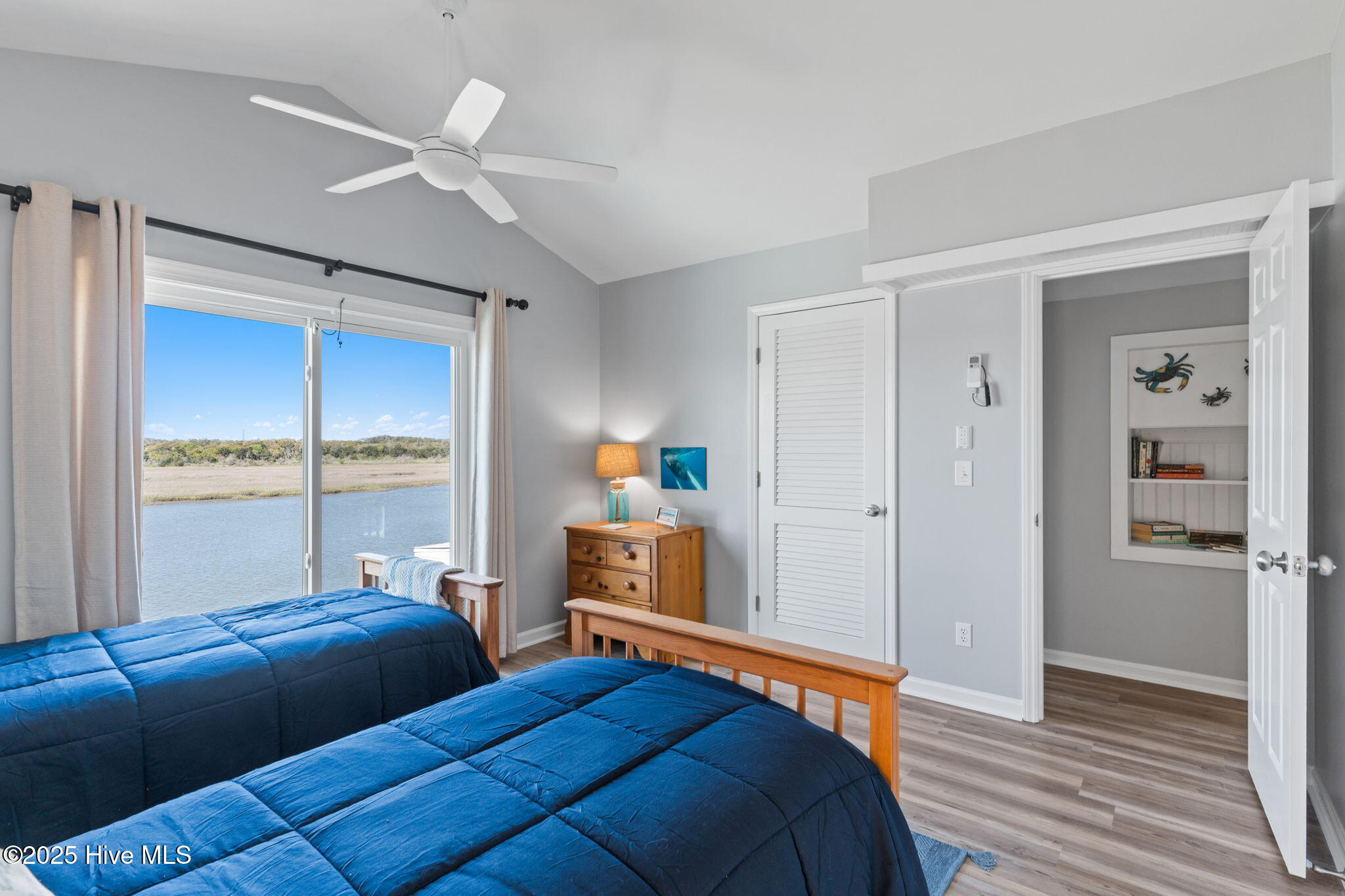 4824 W Beach Drive Property Photo 23
