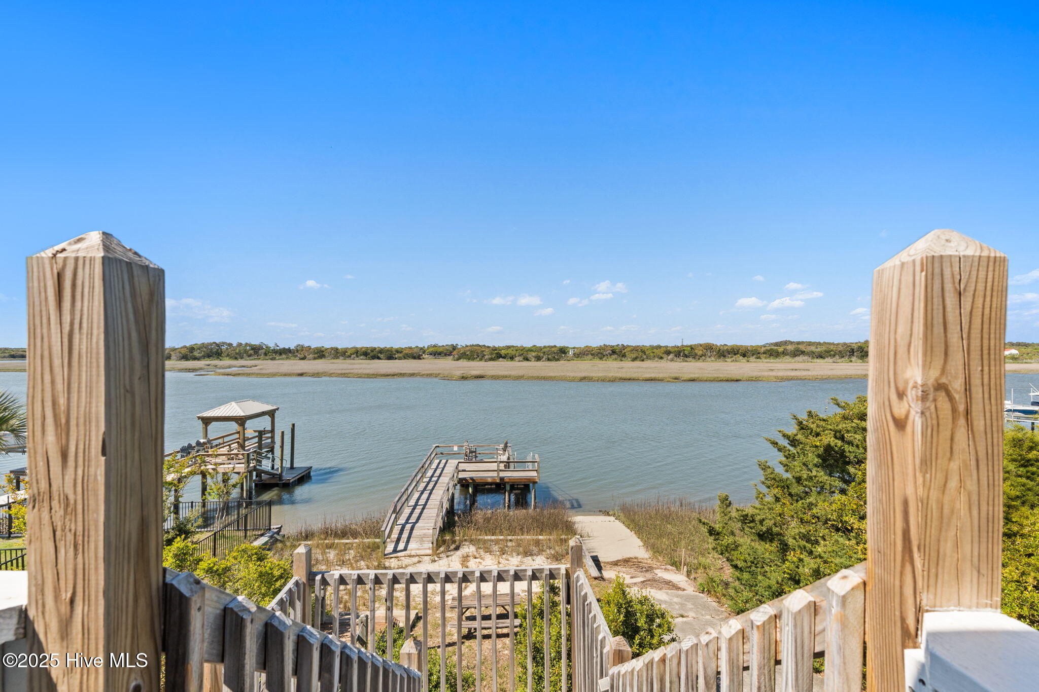 4824 W Beach Drive Property Photo 53