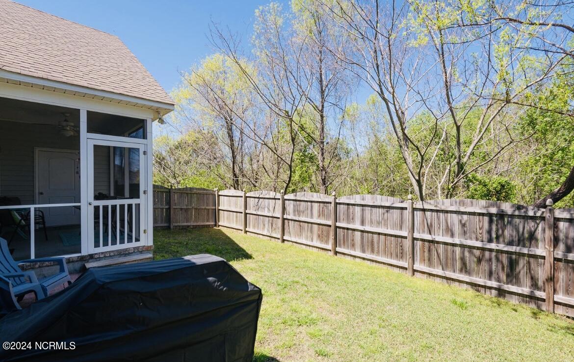 1860 Cambria Drive B Property Photo 3
