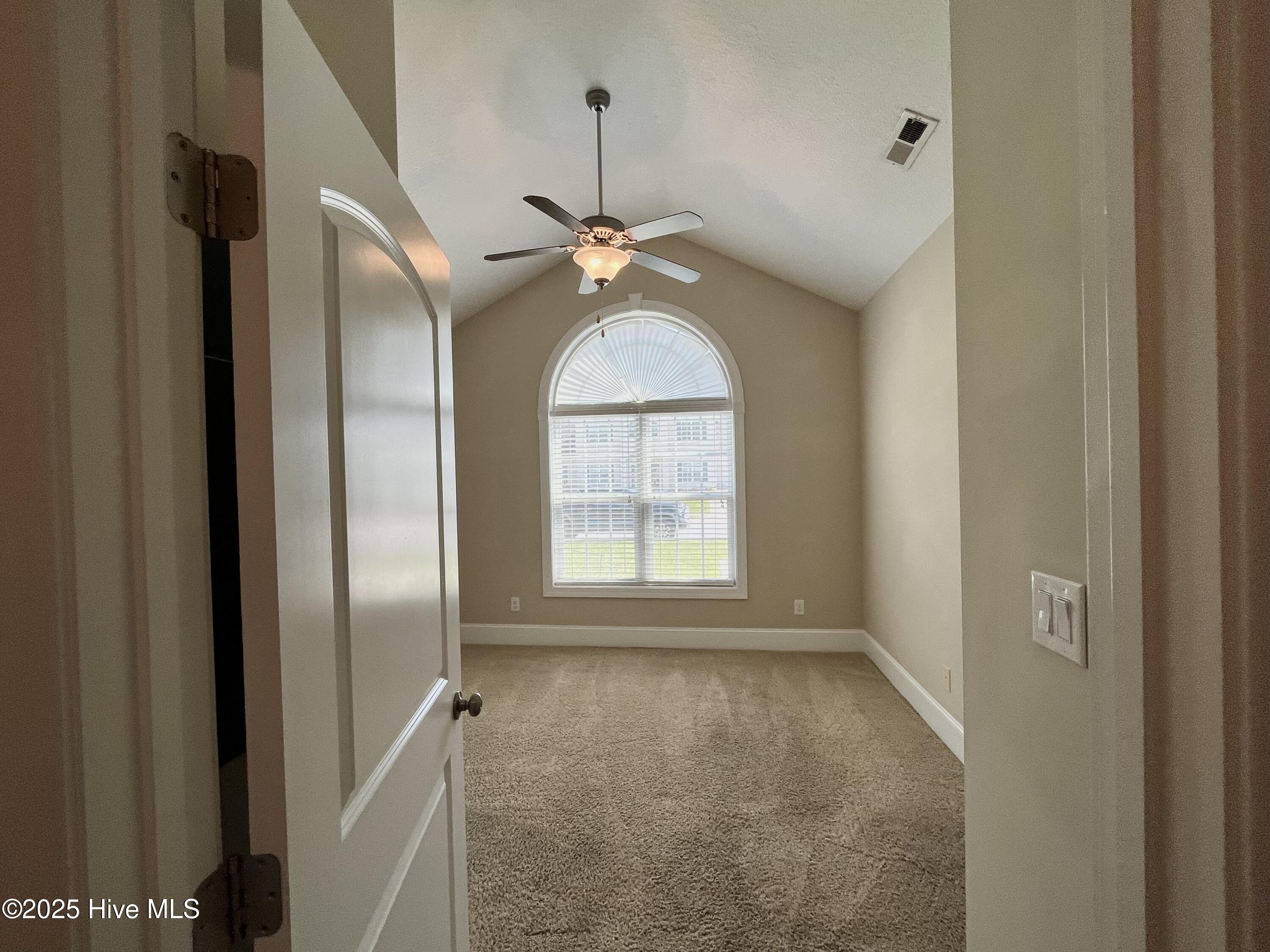 1860 Cambria Drive B Property Photo 6