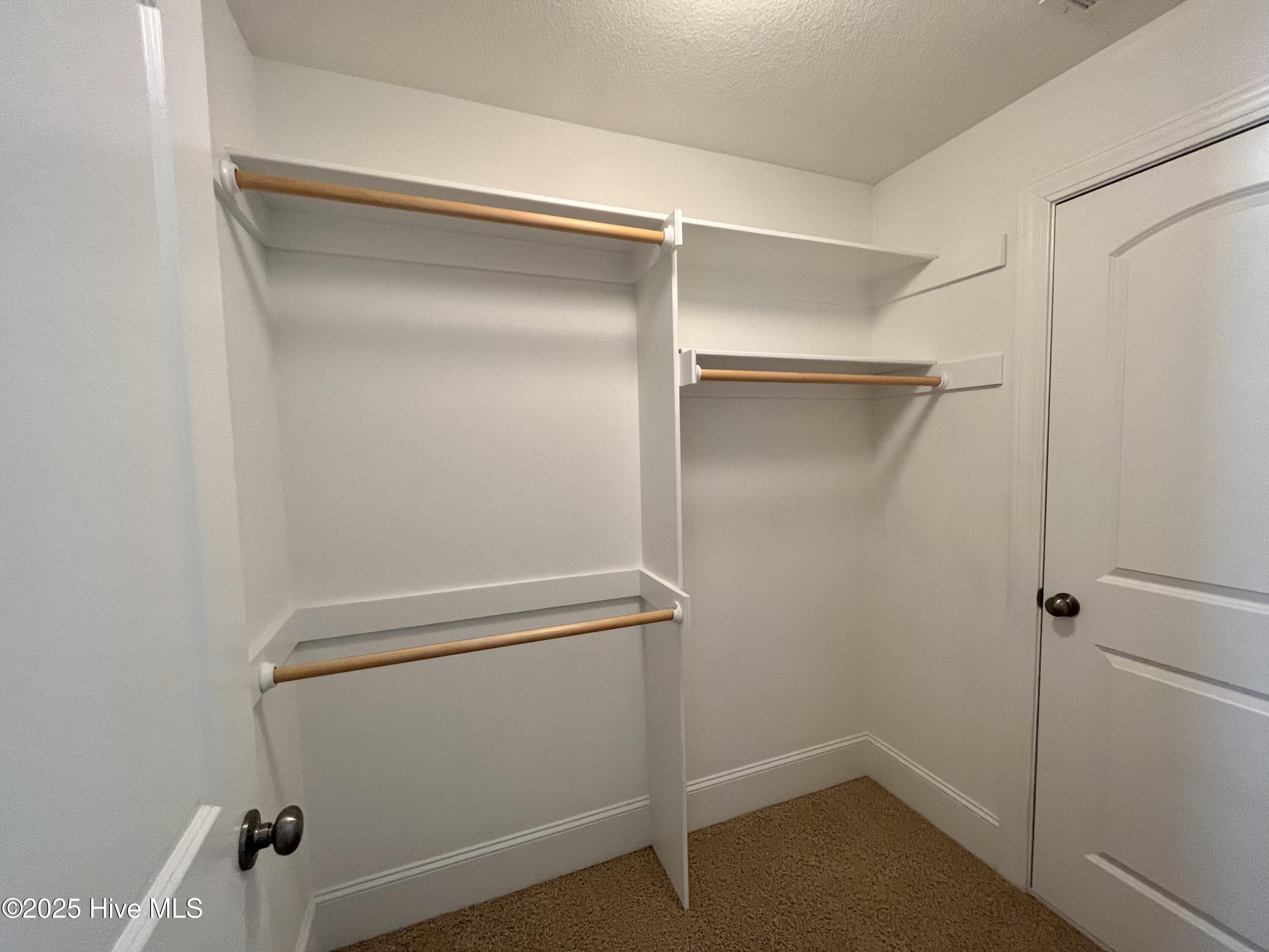 1860 Cambria Drive B Property Photo 14
