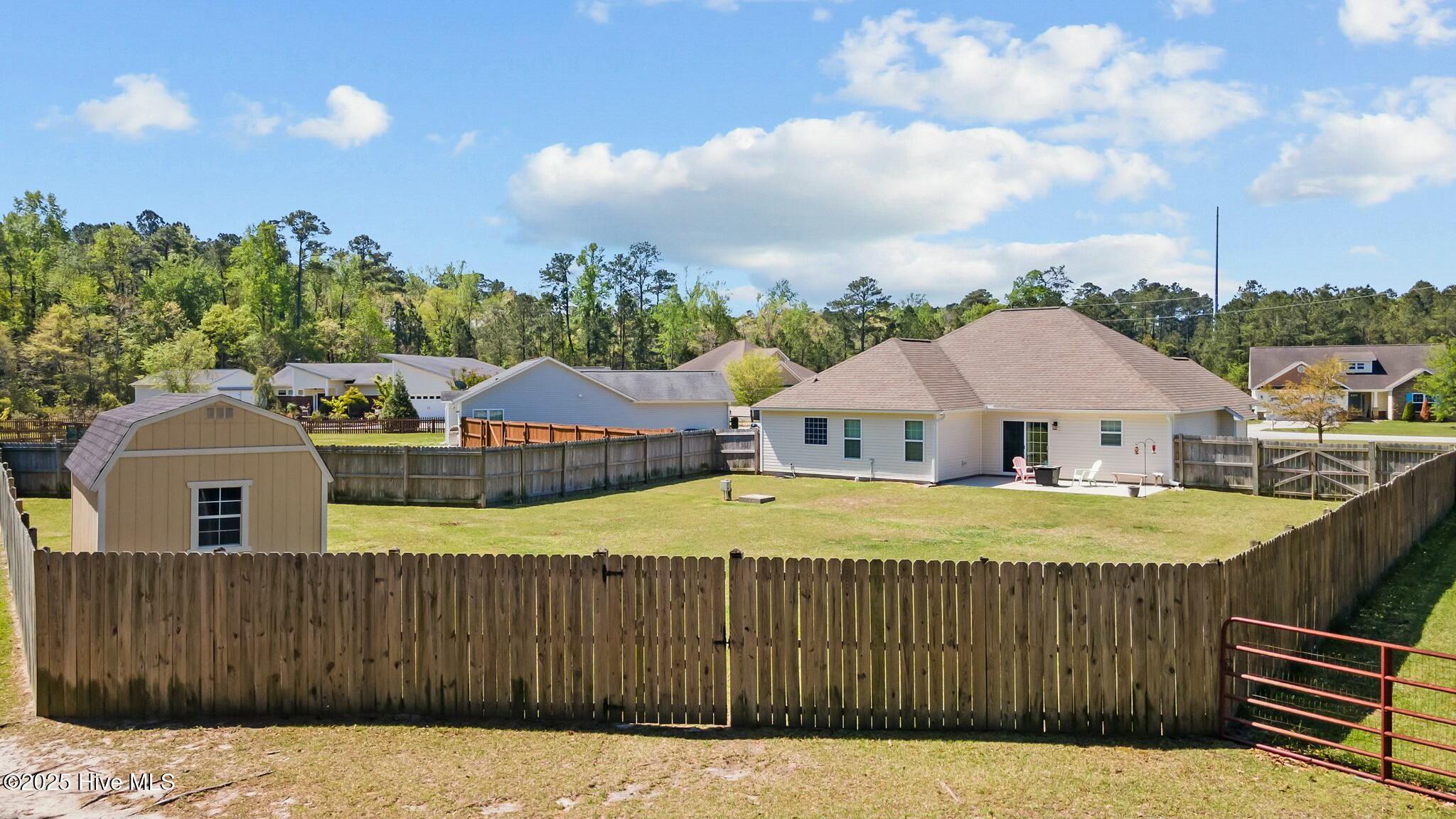 111 Apple Drive Property Photo 2