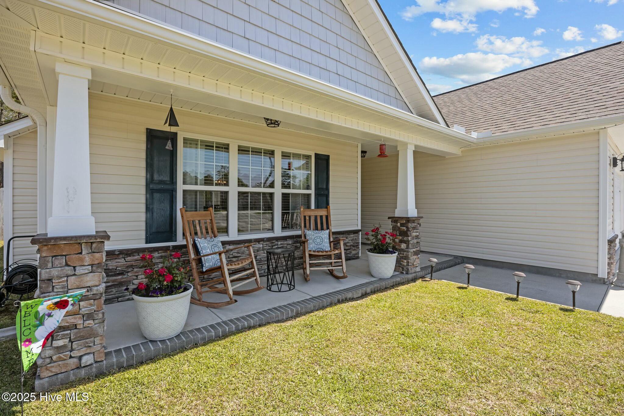 111 Apple Drive Property Photo 5
