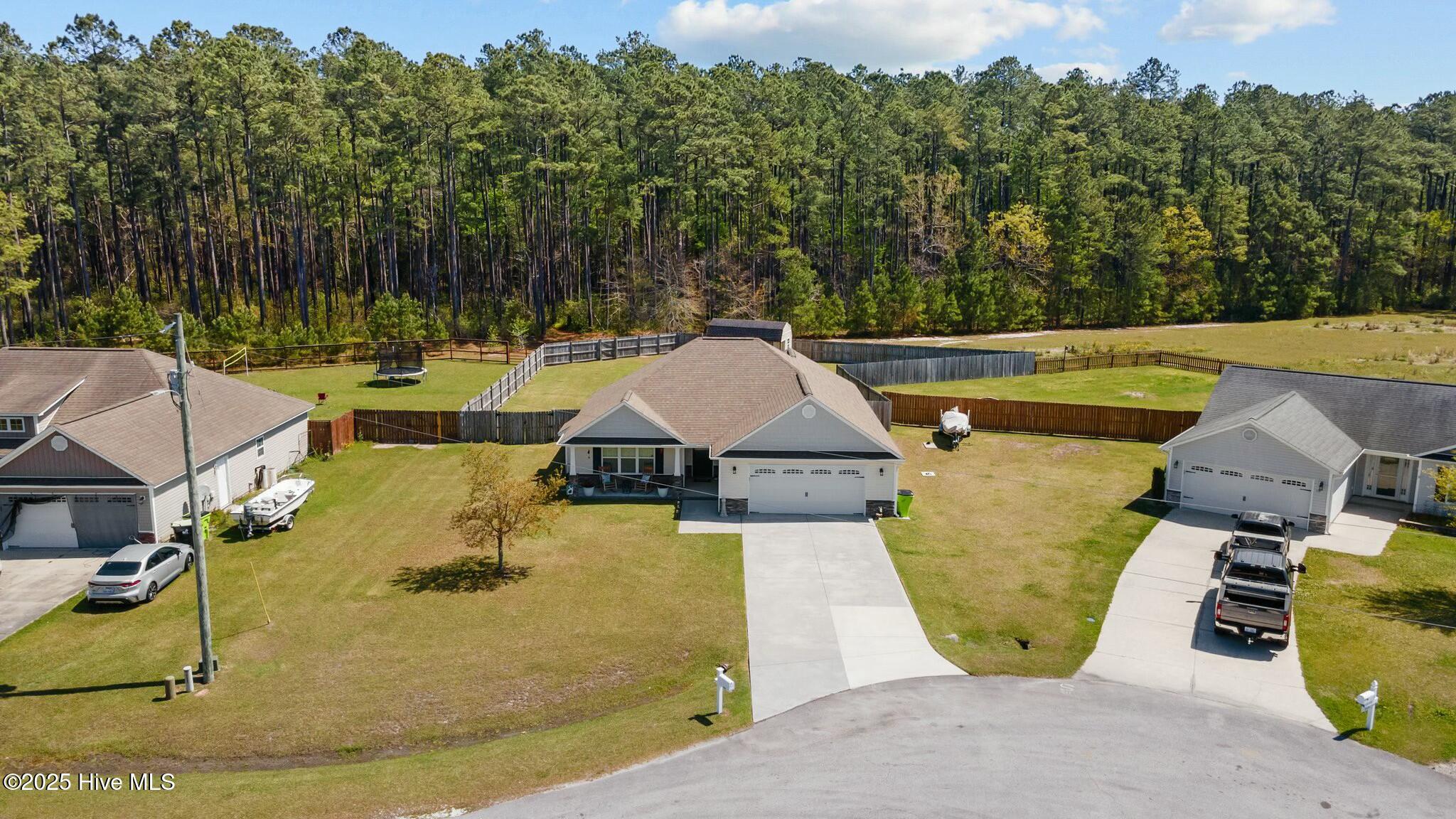 111 Apple Drive Property Photo 14