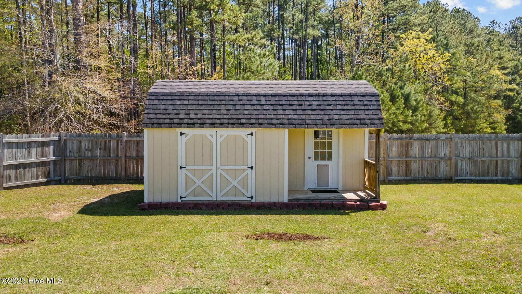 111 Apple Drive Property Photo 41