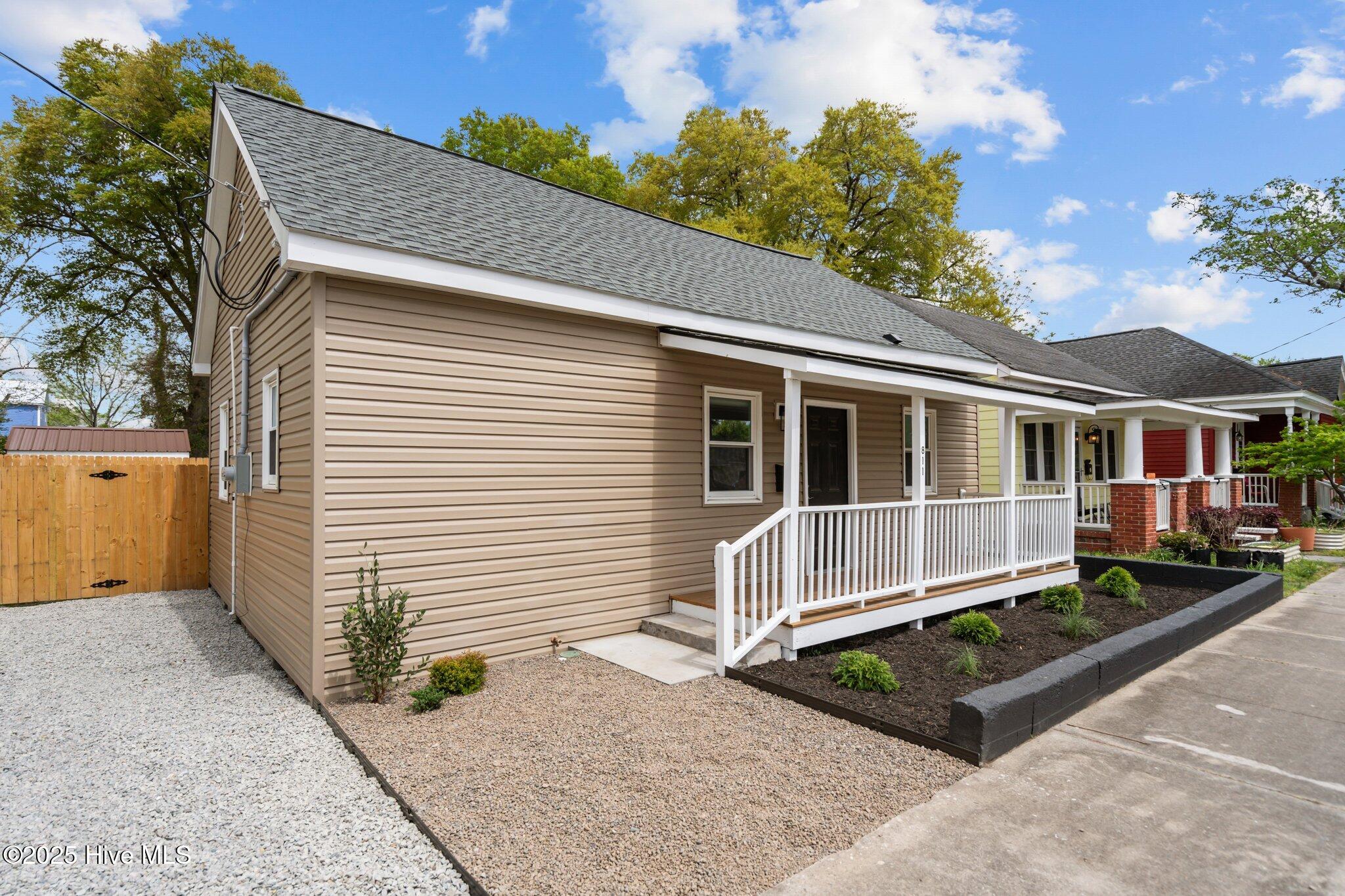 811 Walnut Street Property Photo