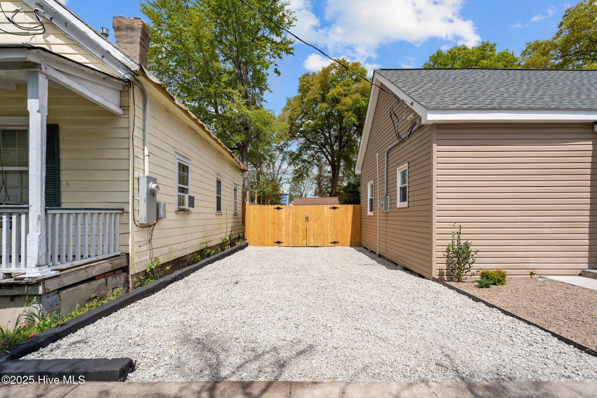 811 Walnut Street Property Photo 5