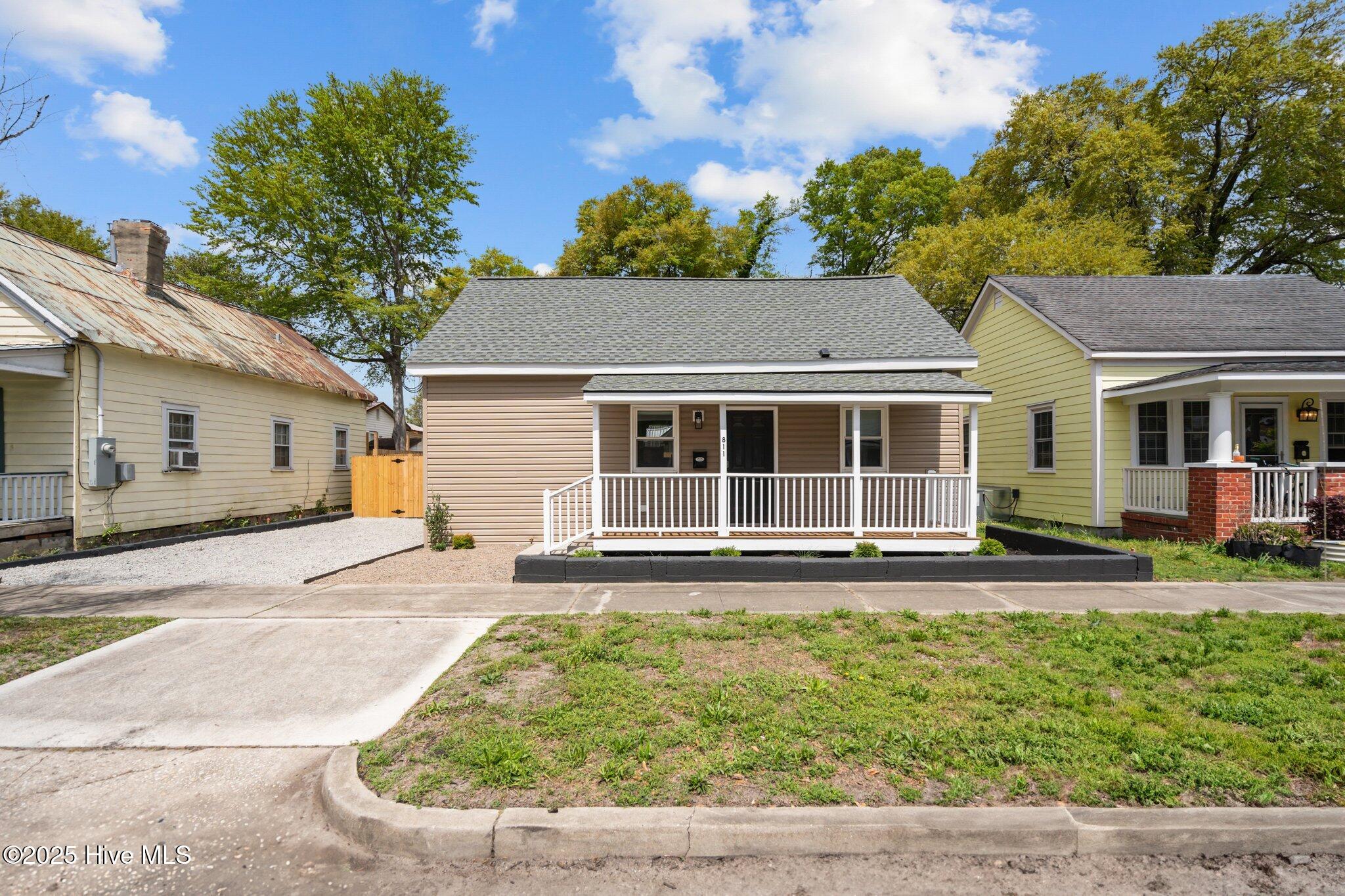 811 Walnut Street Property Photo 6
