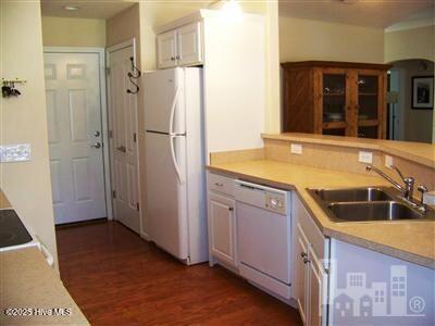 121 Mulberry Circle Property Photo 6