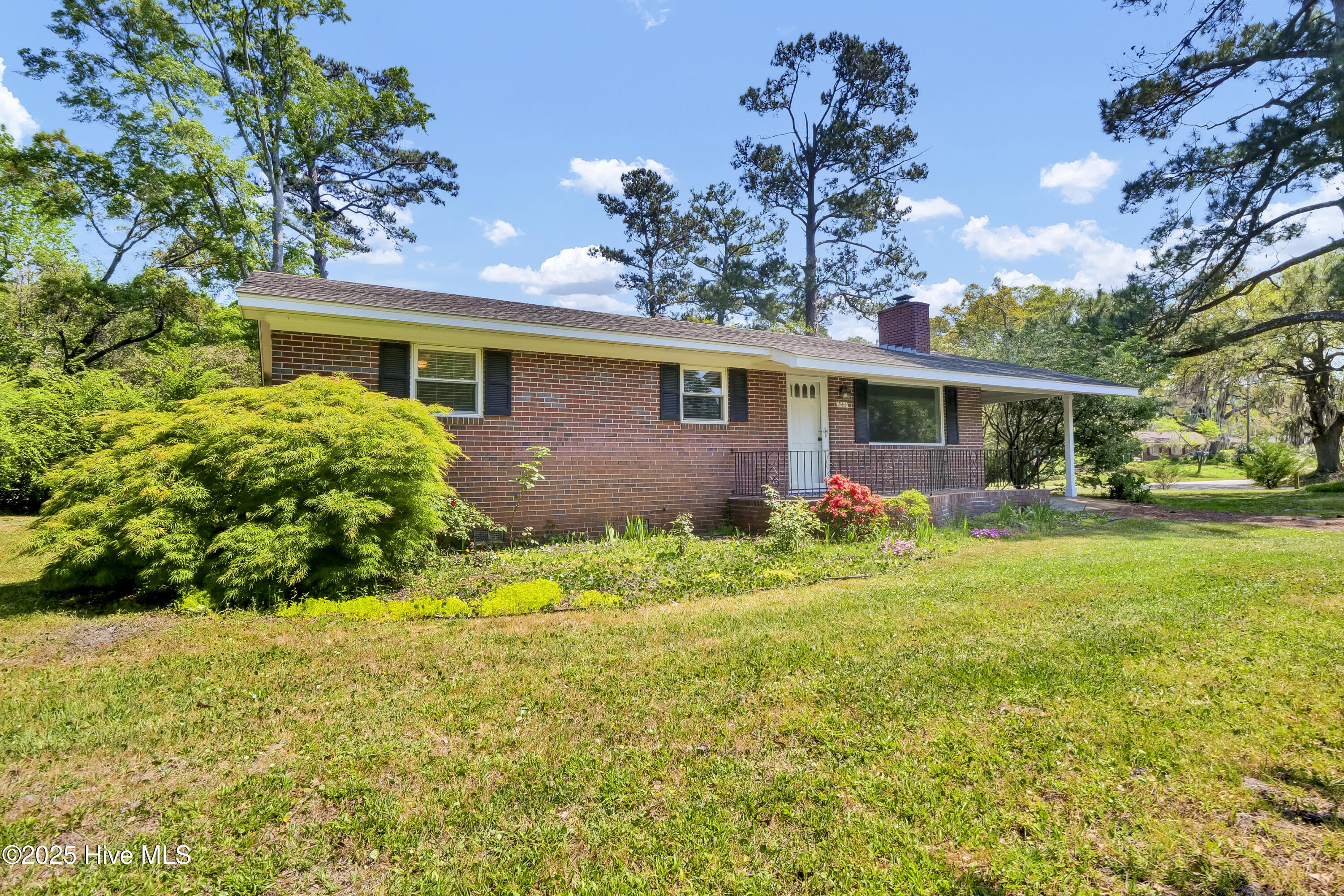 345 Willow Woods Drive Property Photo 3
