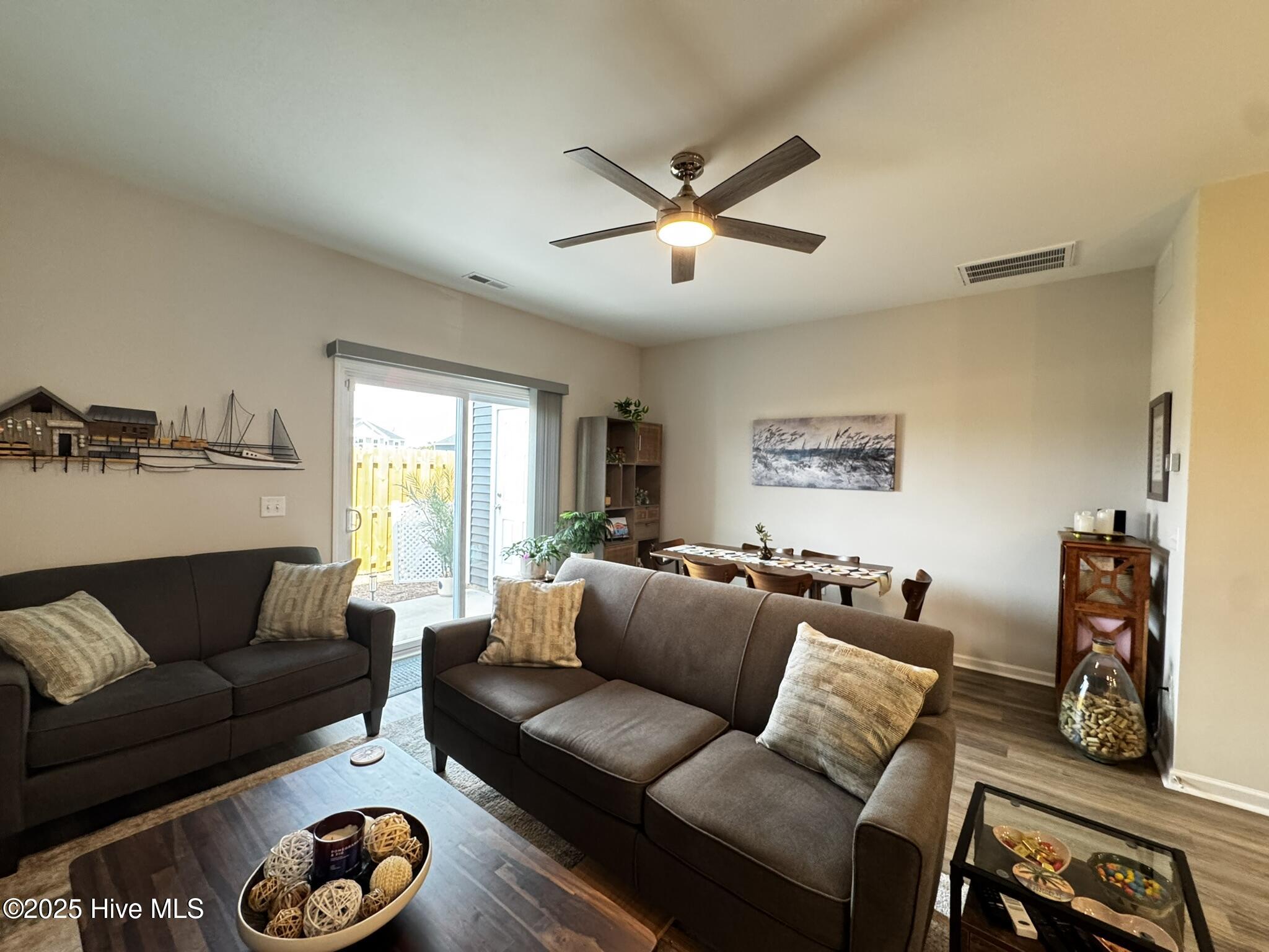 1577 Dusk Cove Property Photo 9