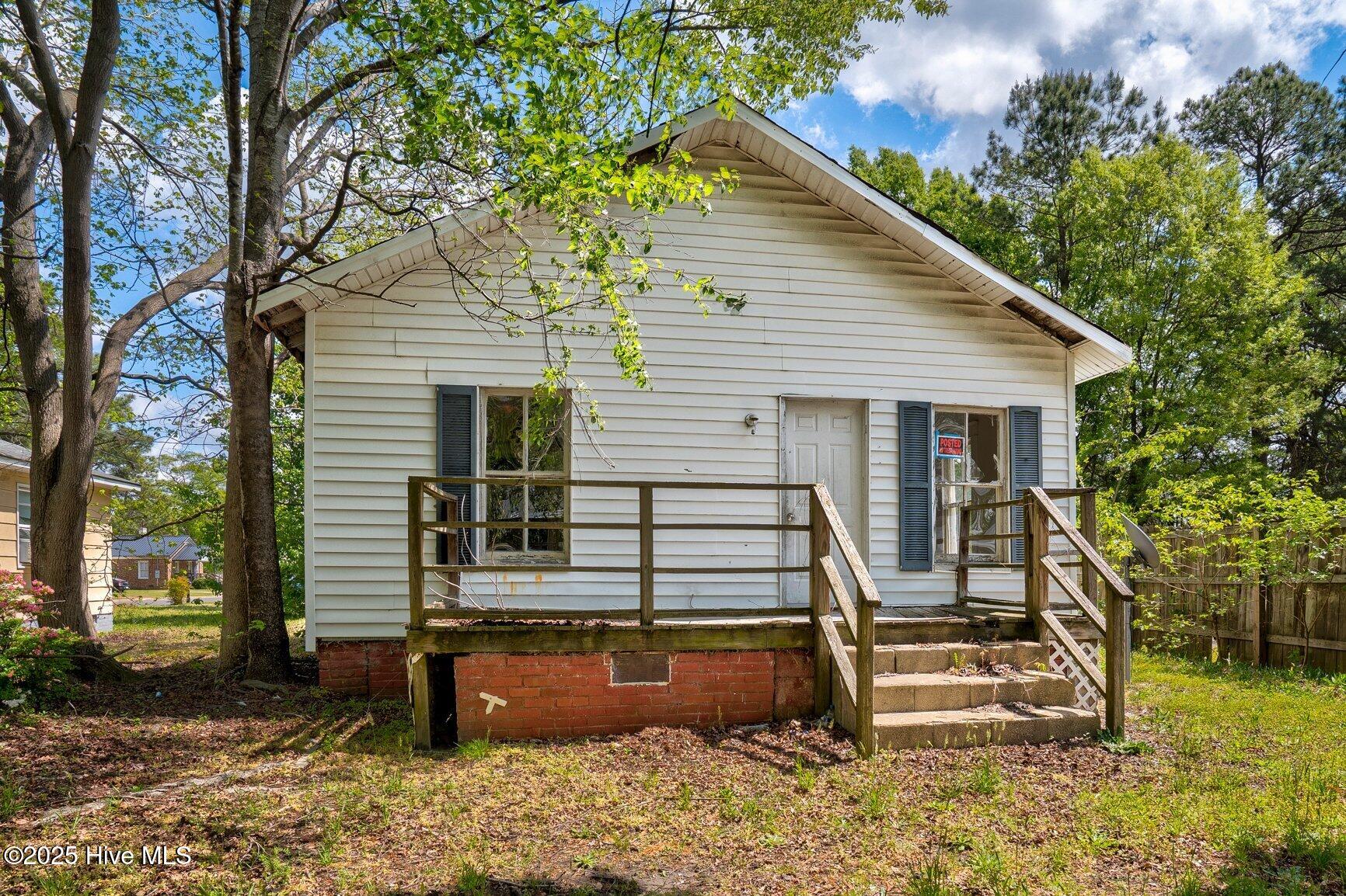 1609 Davis Street Property Photo 2