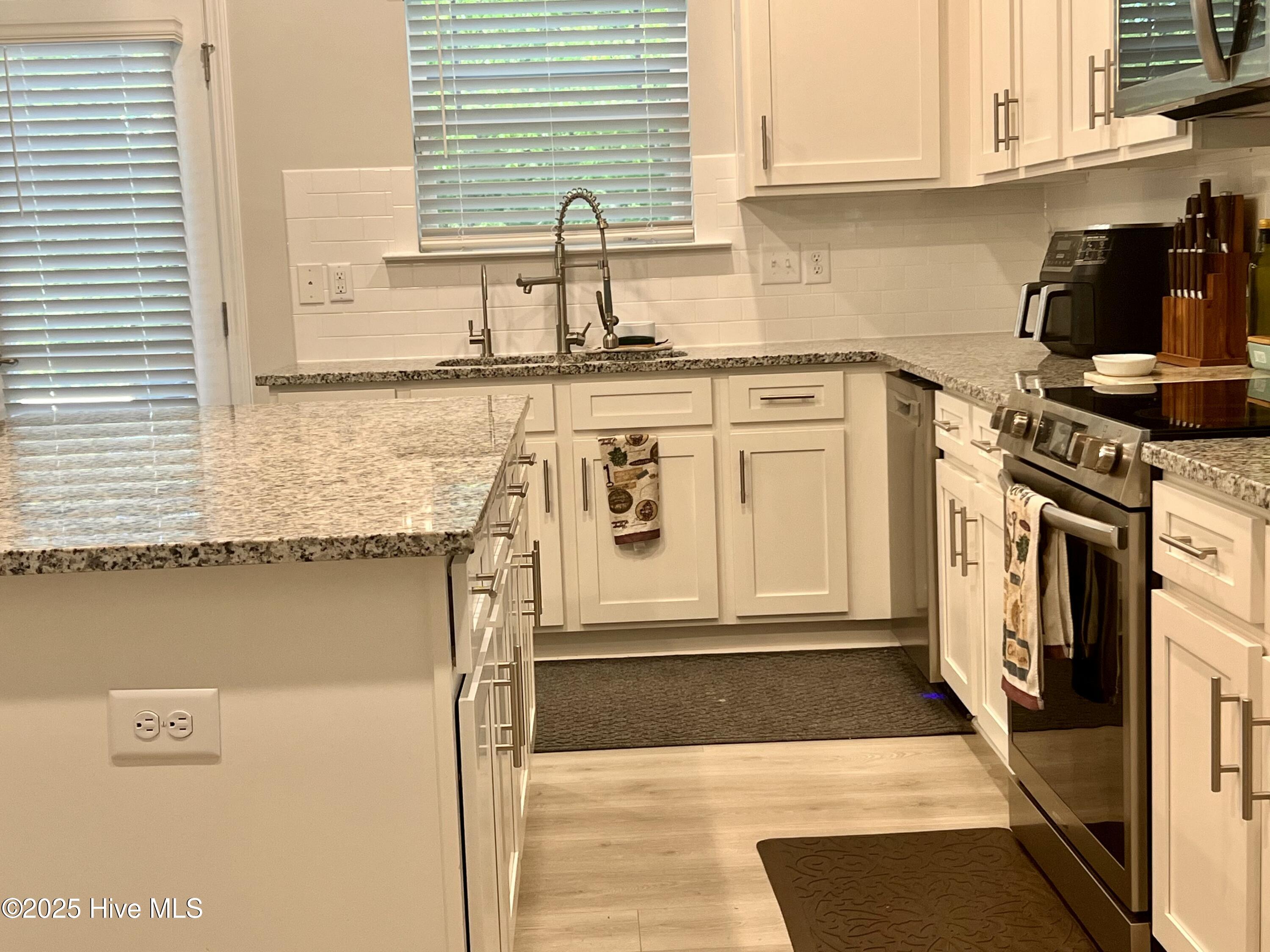 176 Southern Estates Drive Property Photo 11
