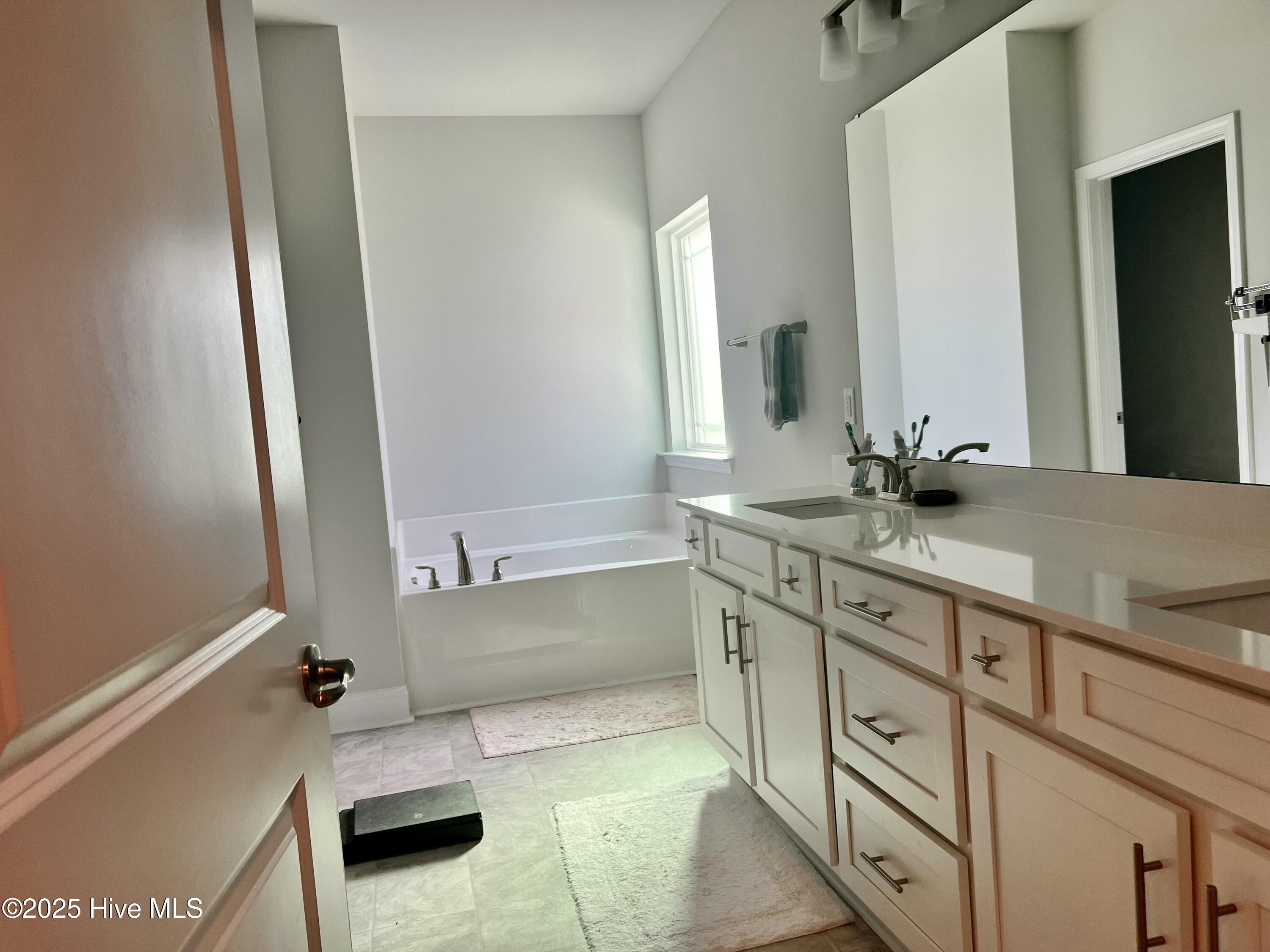 176 Southern Estates Drive Property Photo 18