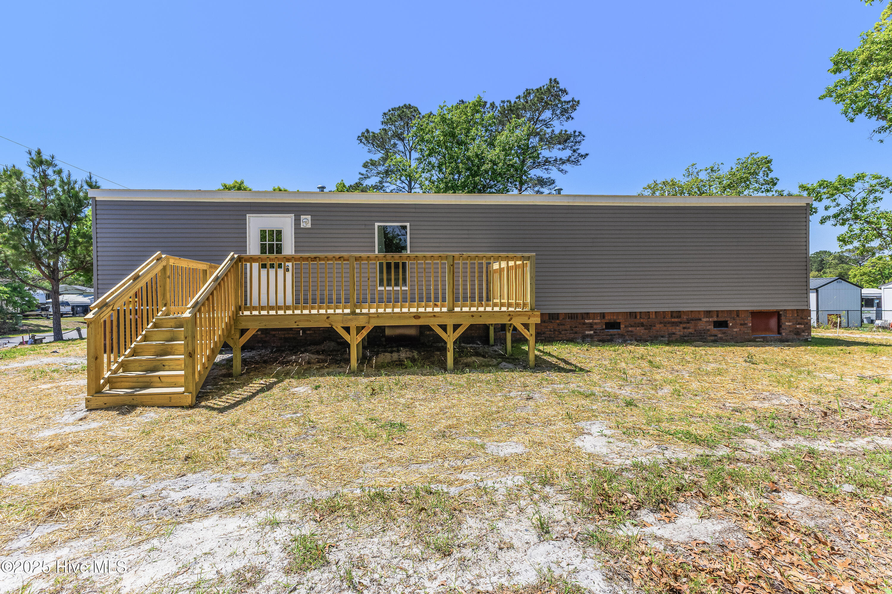2137 Trout Avenue Property Photo 3