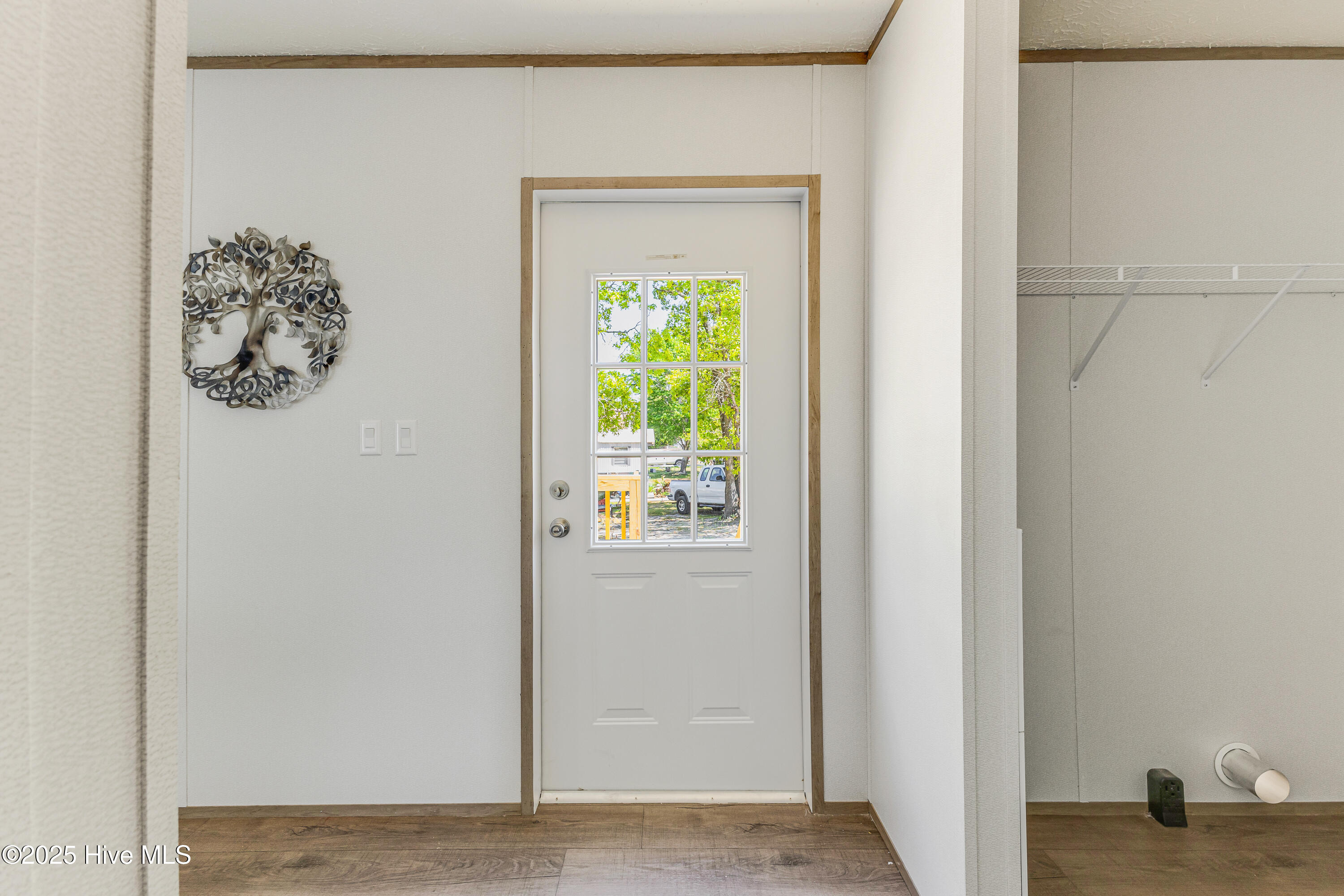 2137 Trout Avenue Property Photo 6