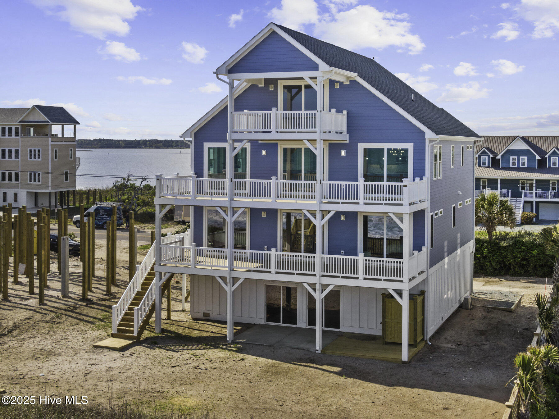 748 New River Inlet Road Property Photo 13